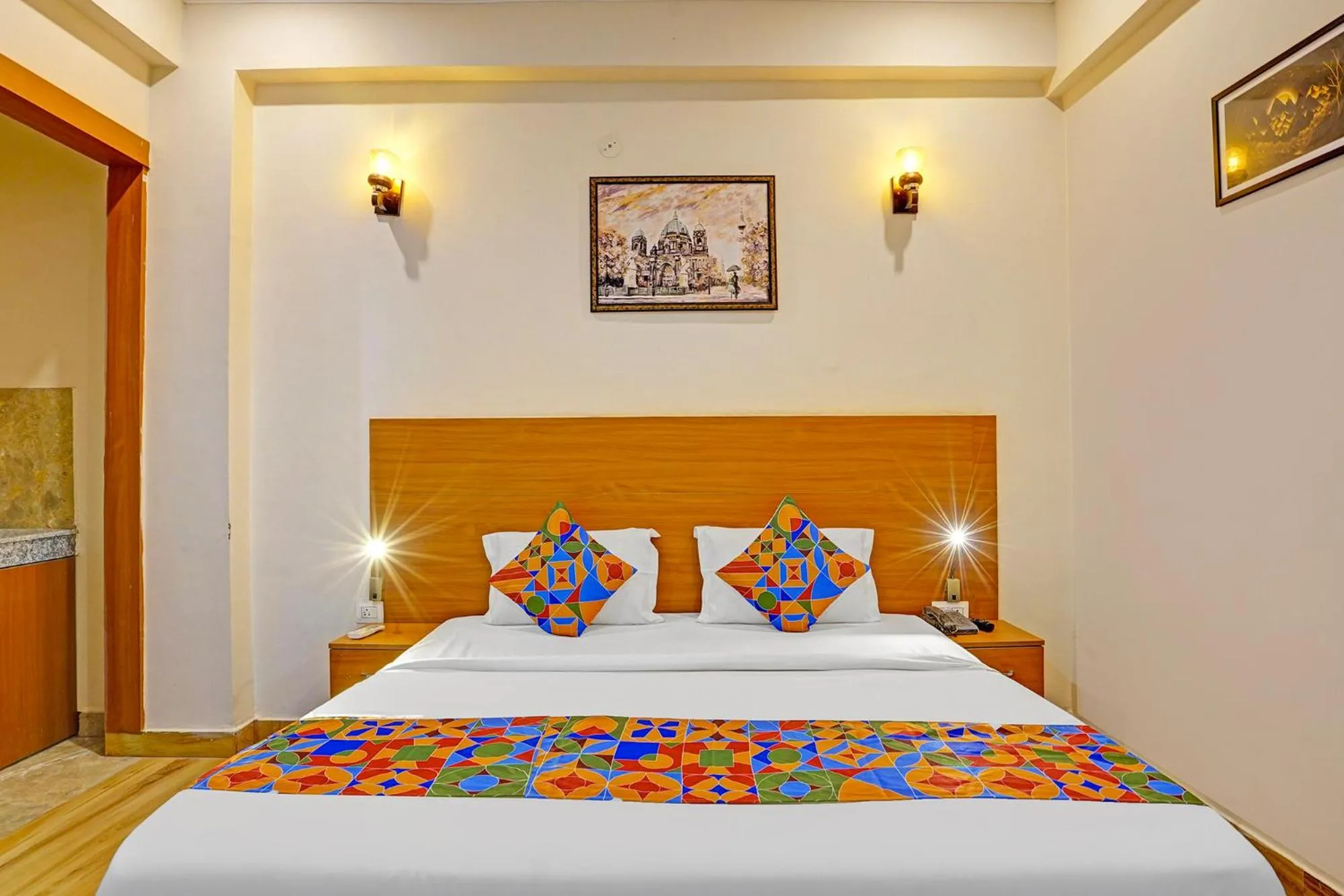 Bed in FabHotel The Viraaj - Gaur City Mall