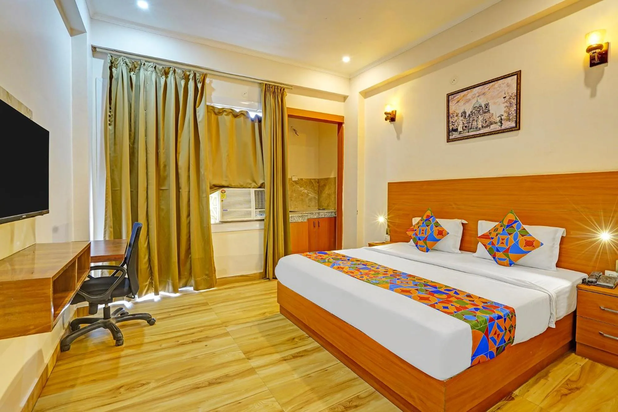 Bed in FabHotel The Viraaj - Gaur City Mall
