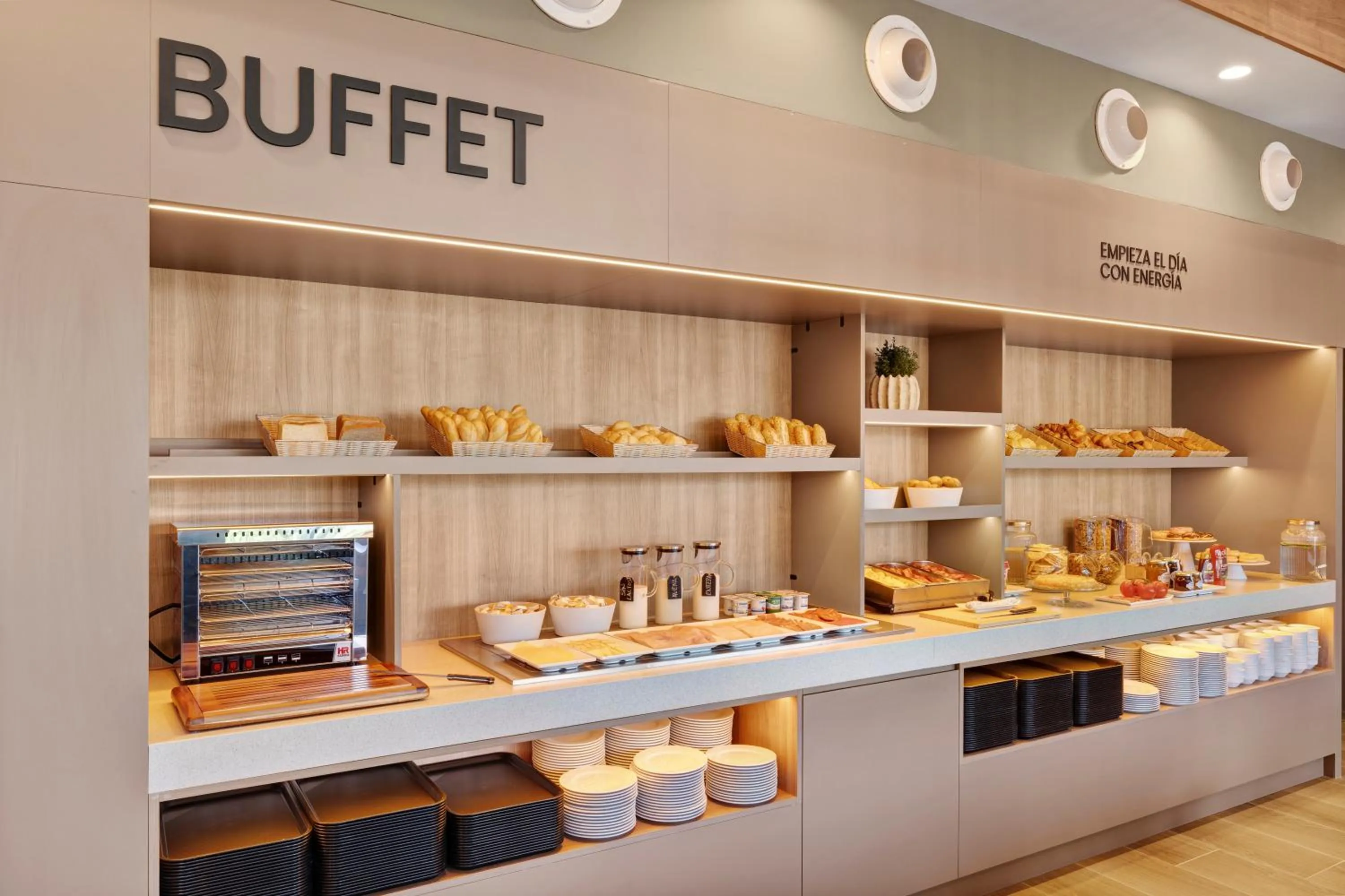 Buffet breakfast in B&B HOTEL Madrid Fuenlabrada Retail Park