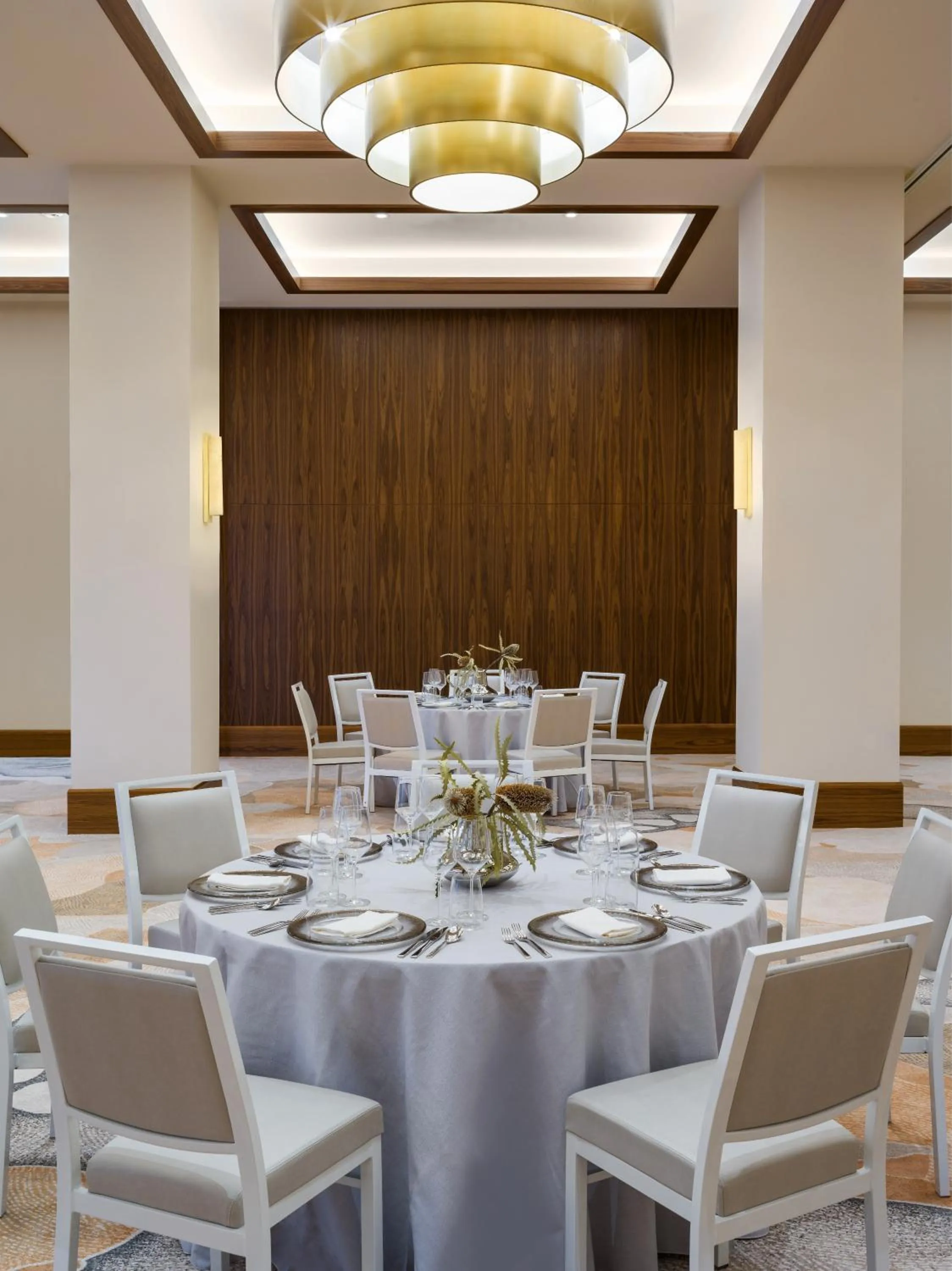 Property building in Thompson Palm Springs, By Hyatt