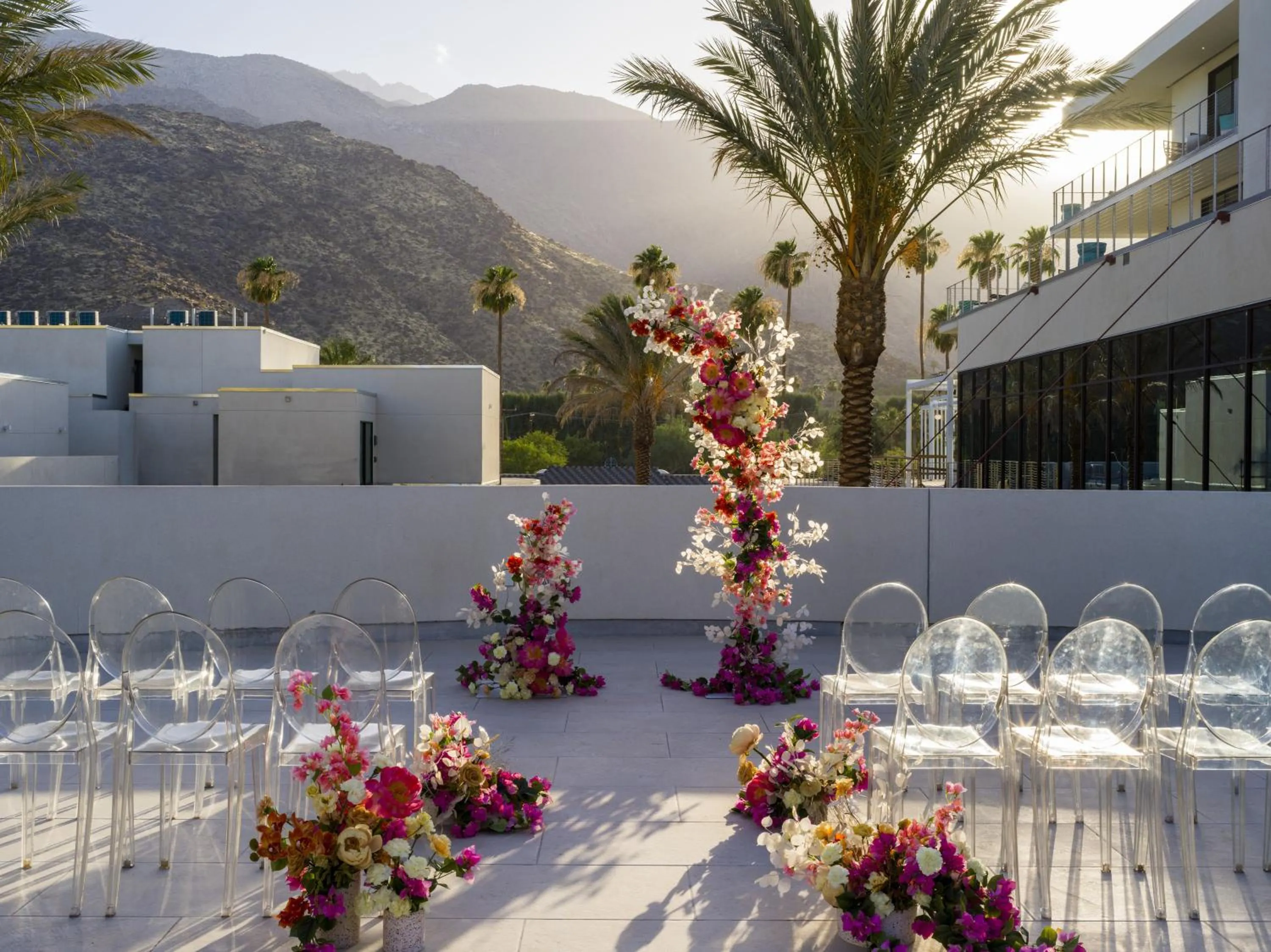 Property building in Thompson Palm Springs, By Hyatt