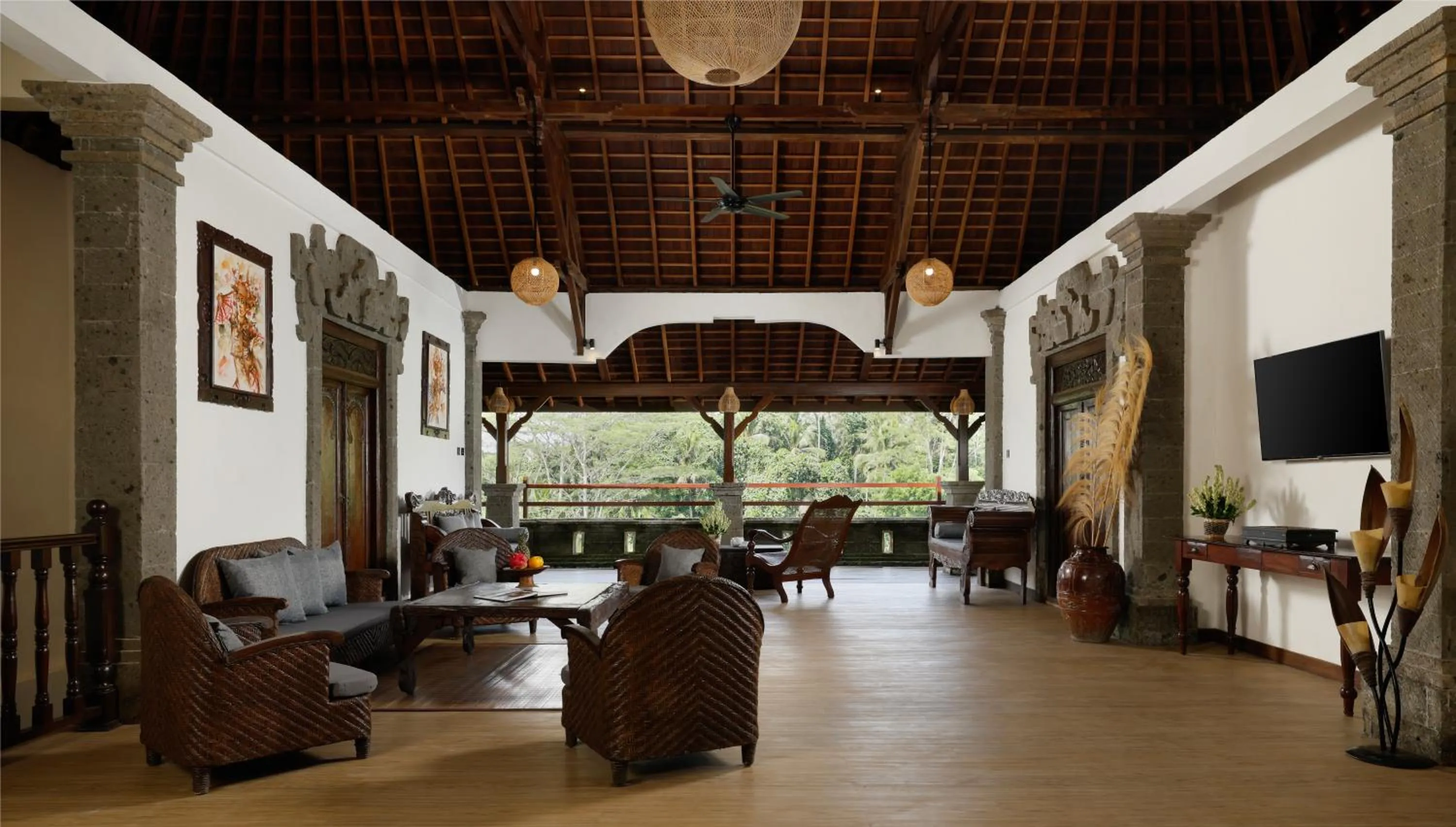 Living room in Villa Leona Valley View by Nakula