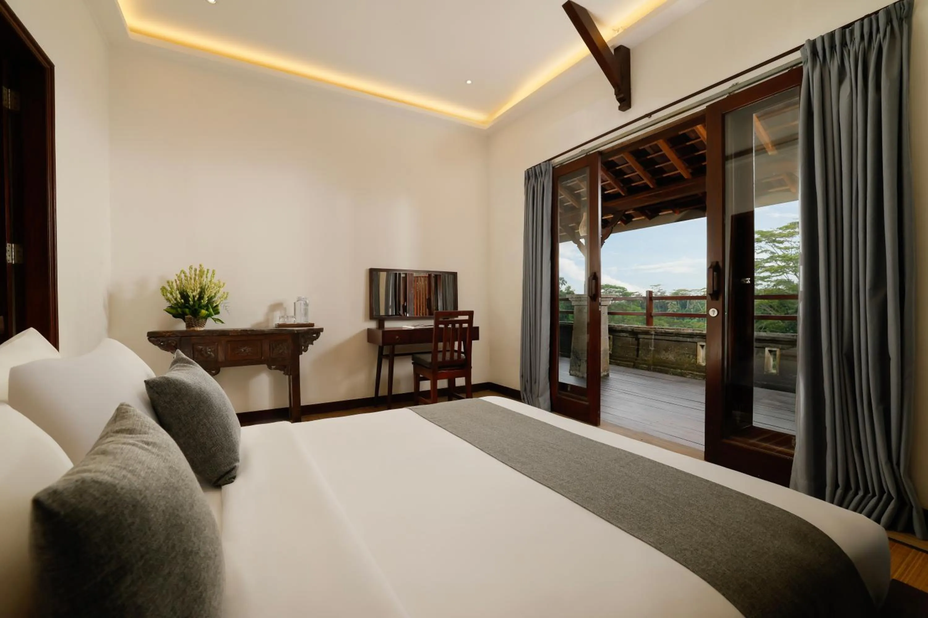 Bed in Villa Leona Valley View by Nakula