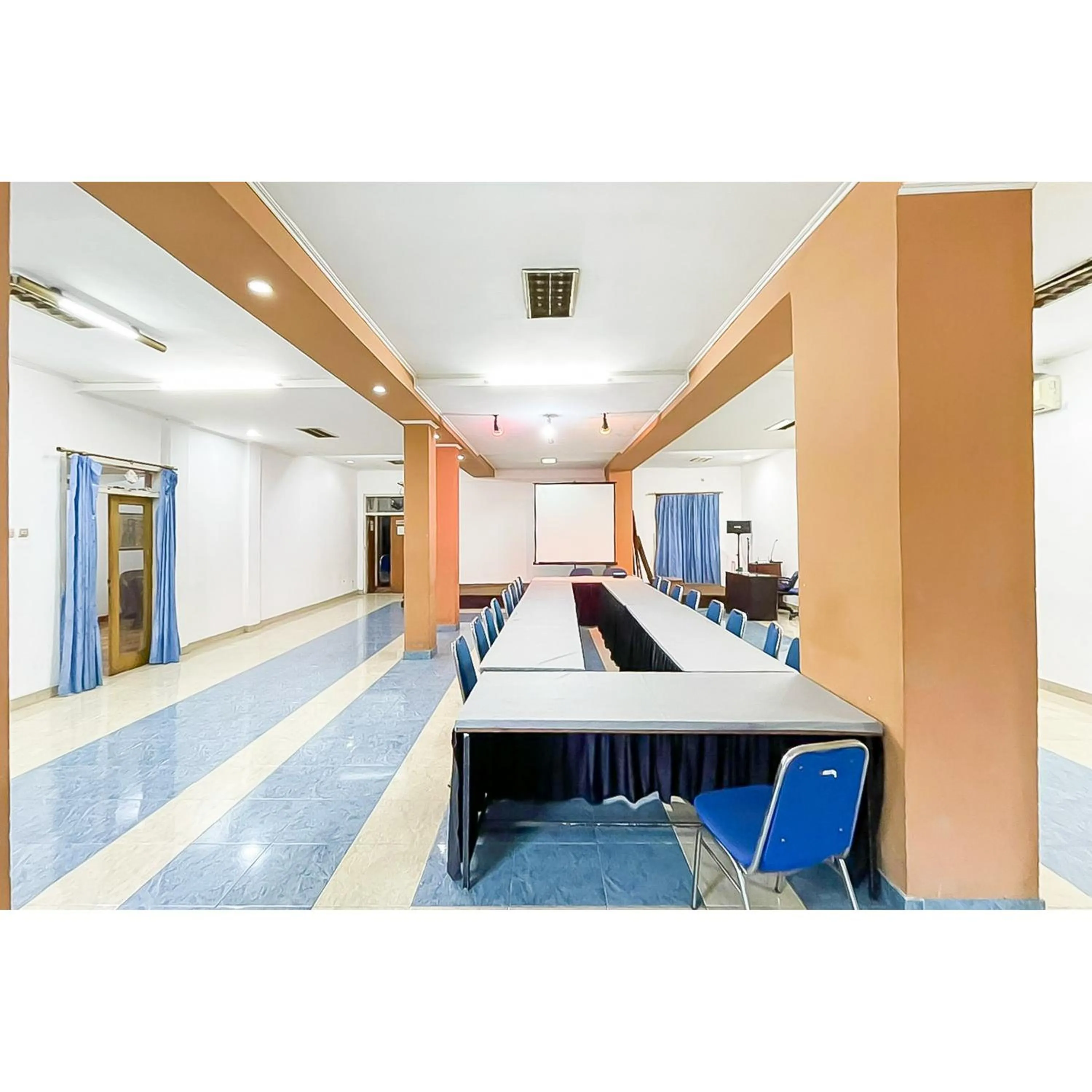 Meeting/conference room in Wisma PKBI Jabar Mitra RedDoorz