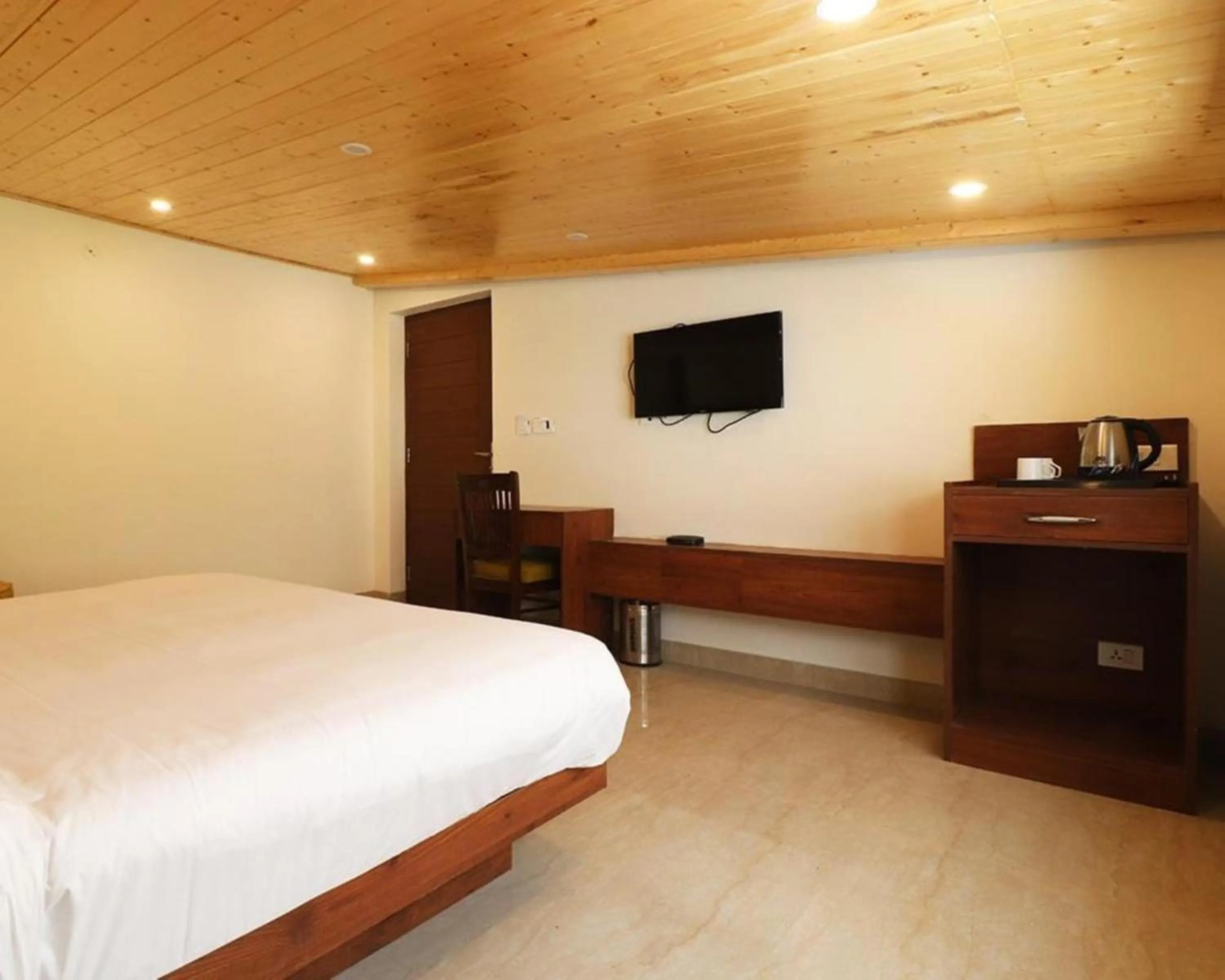 TV and multimedia in Hotel Mussoorie Heights