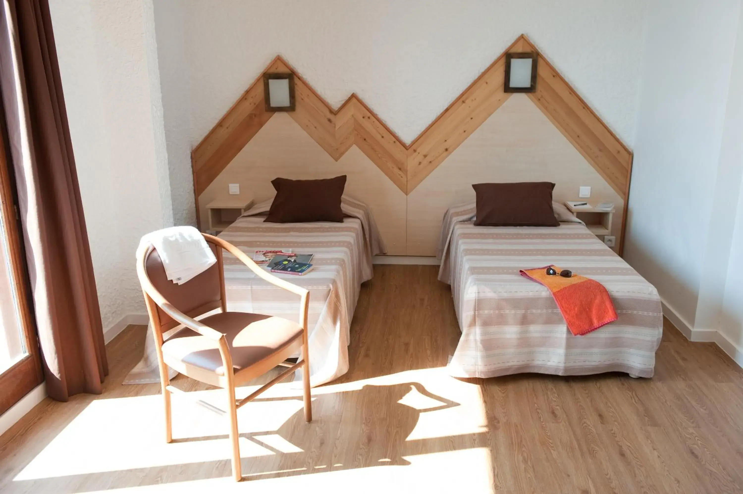 Twin Room with Lake View in Village Club Les Hyvans Twin Room with Lake View in Village Club Les Hyvans