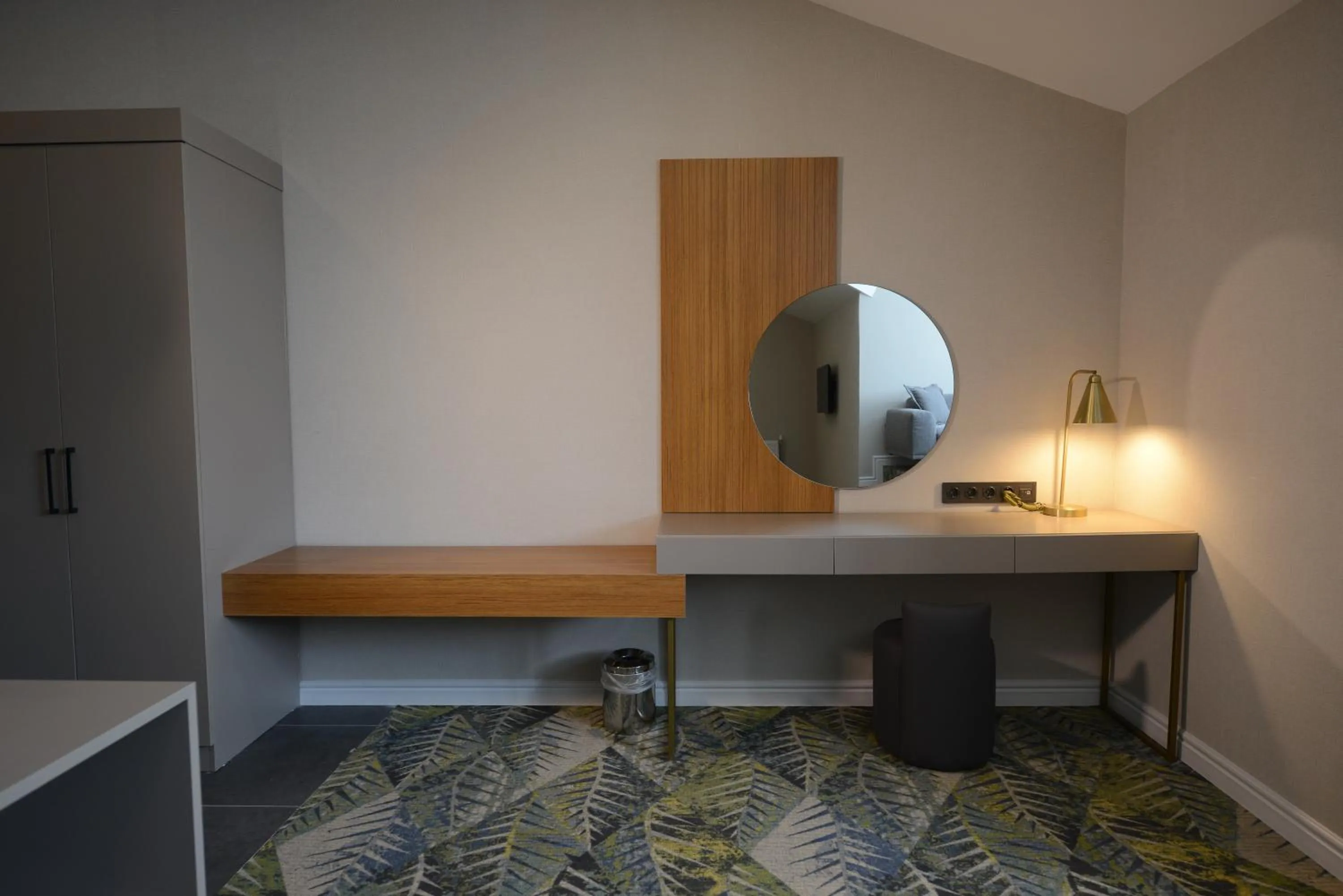 TV and multimedia in Wyndham Garden Cambasi