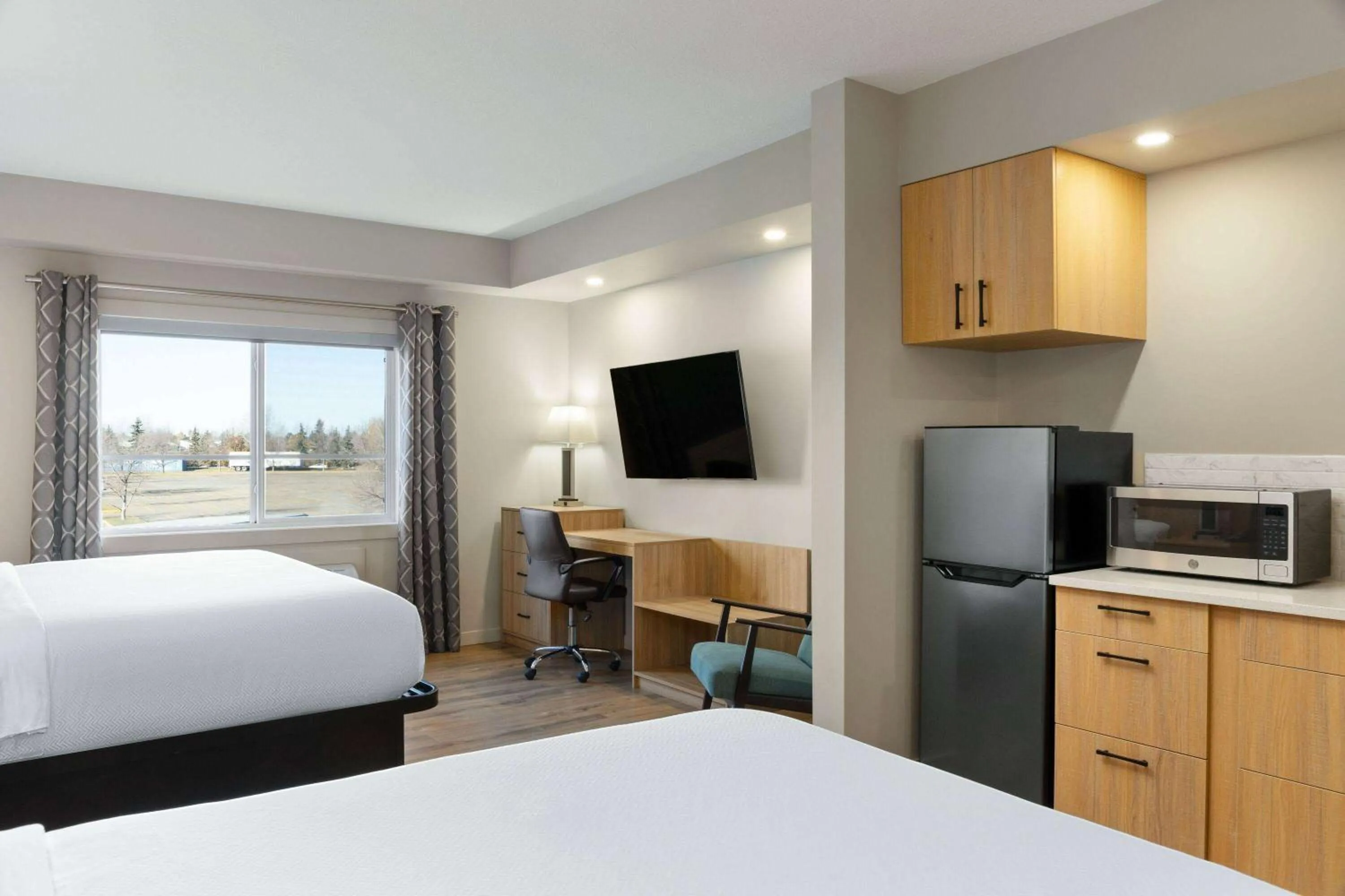 Photo of the whole room, Bed in Baymont by Wyndham West Edmonton