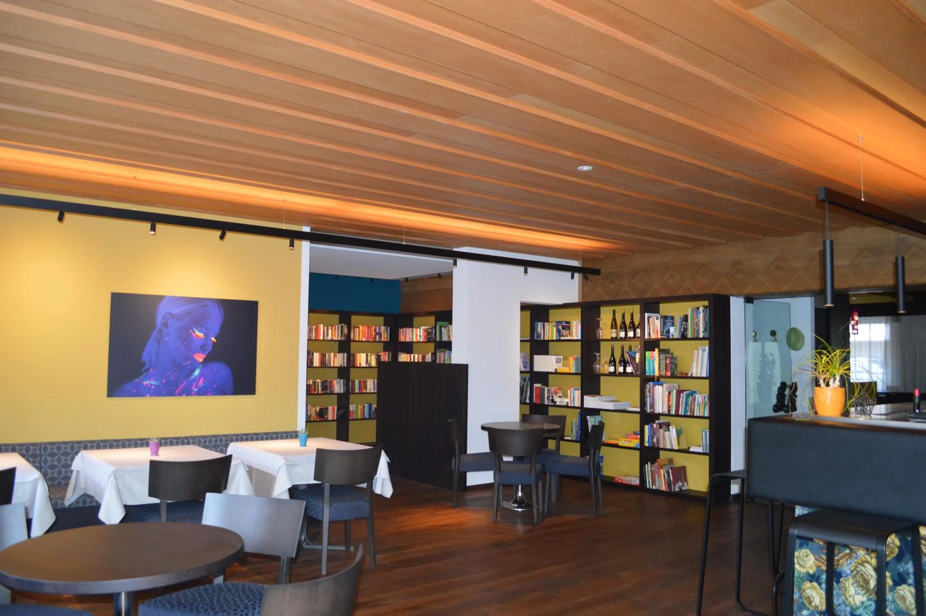 Library in Hotel Weingarten