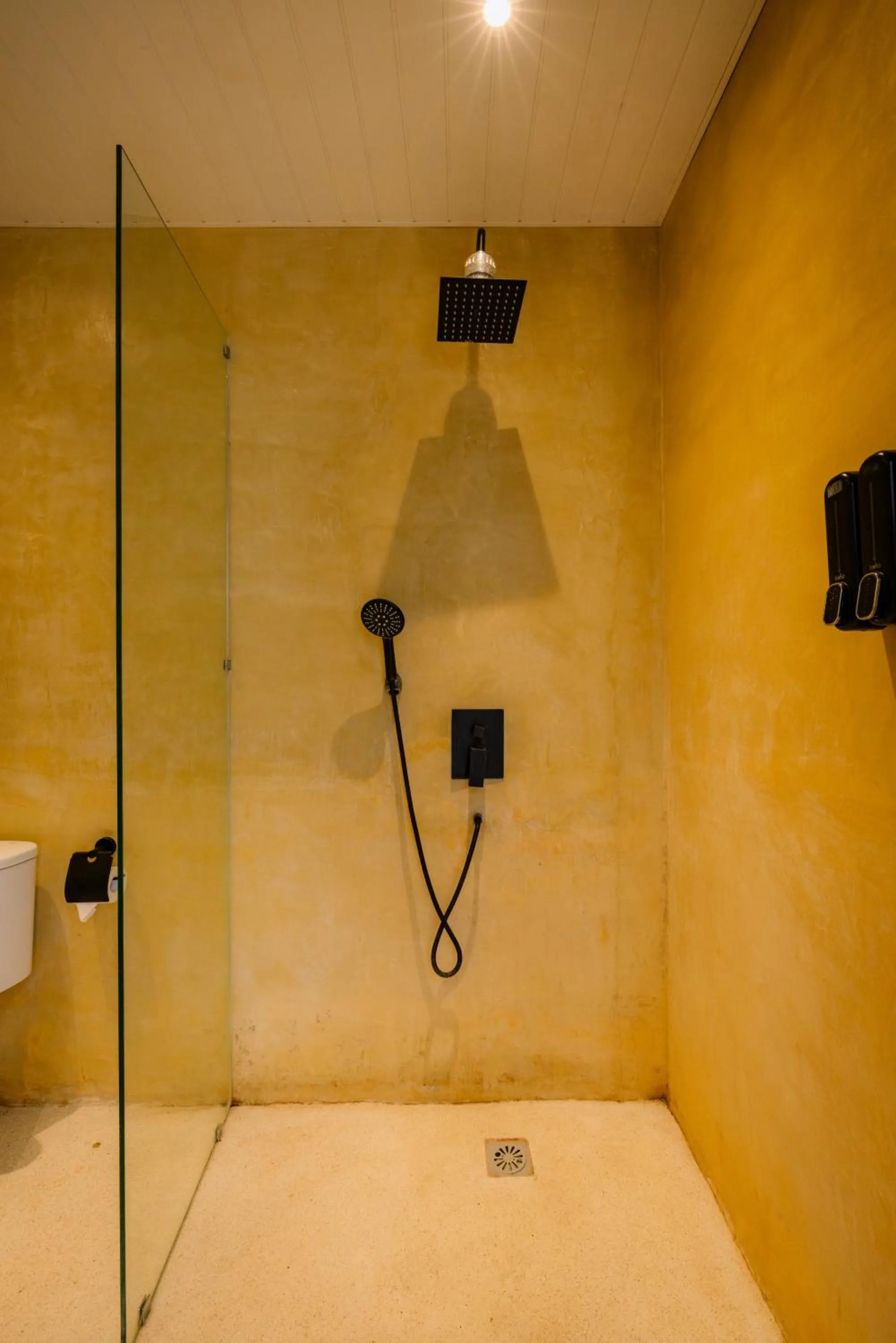 Shower in Tegal Wangi Canggu