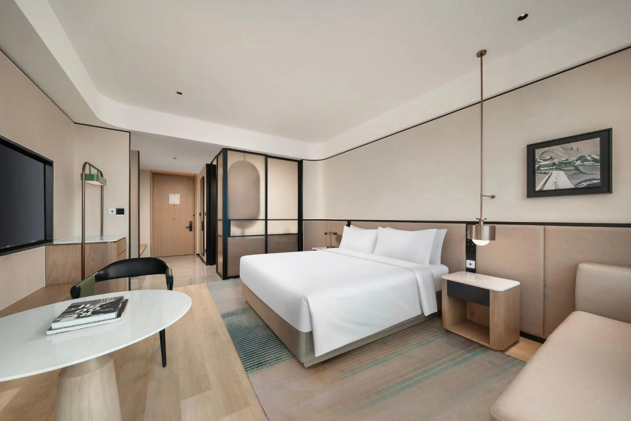 Photo of the whole room, Bed in Holiday Inn Hangzhou GCEC