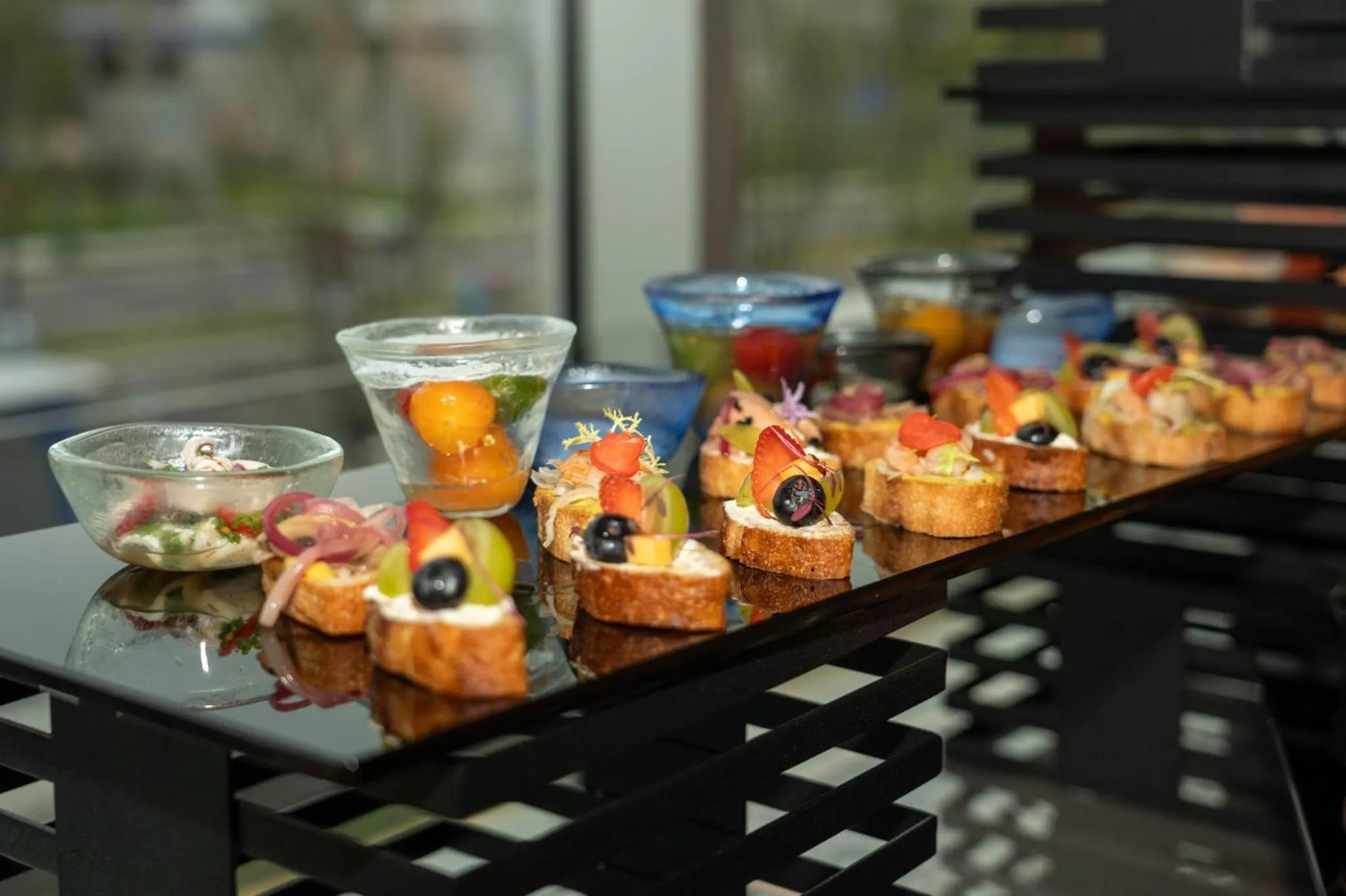 Restaurant/places to eat in Holiday Inn Hangzhou GCEC