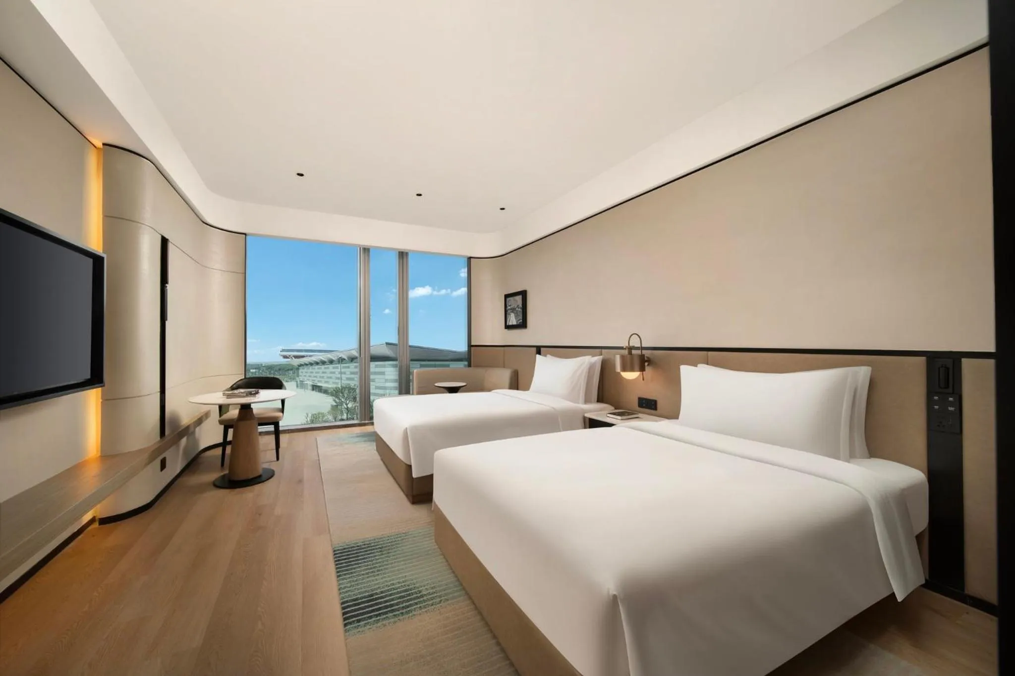 Photo of the whole room, Bed in Holiday Inn Hangzhou GCEC