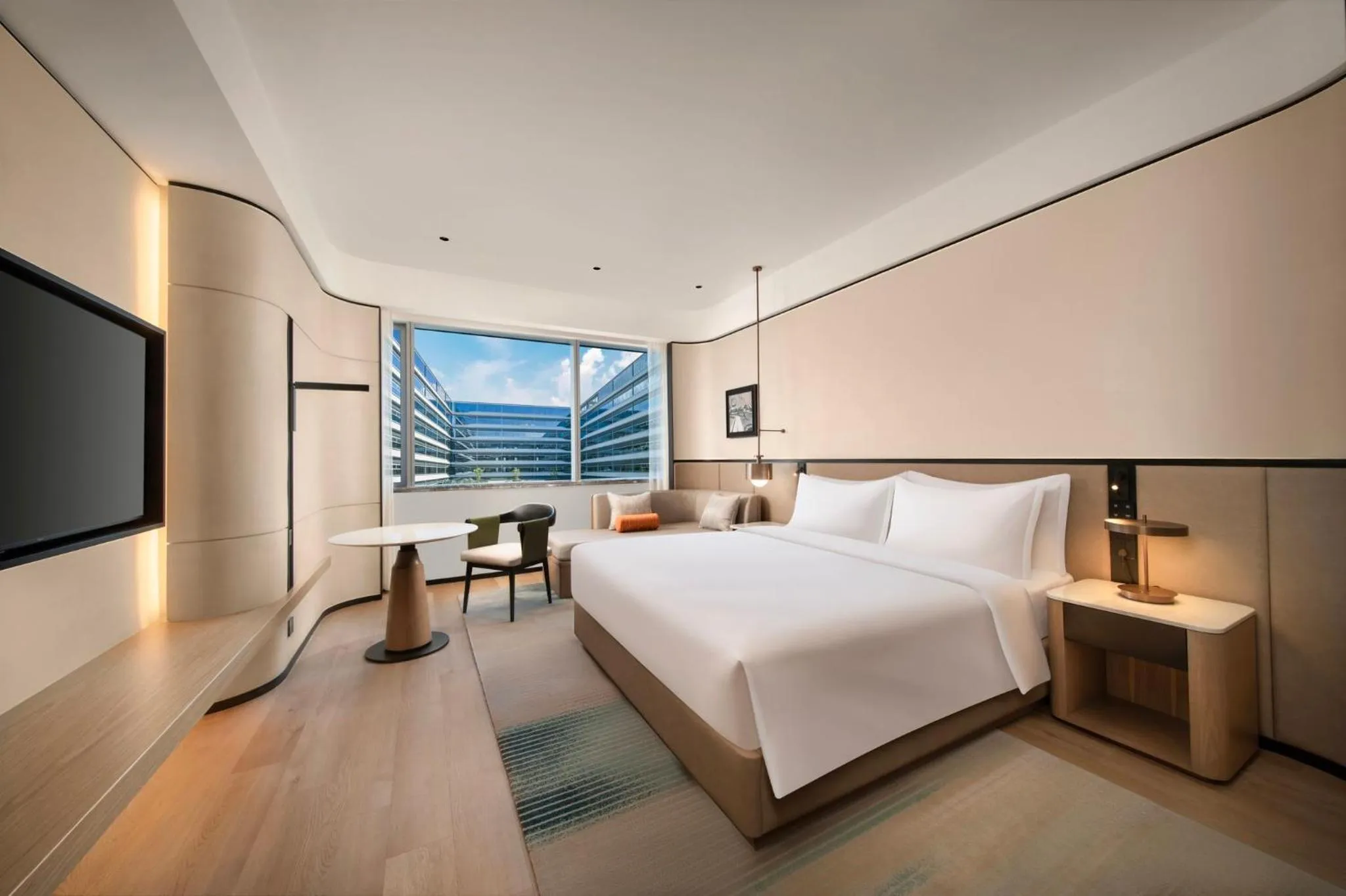 Photo of the whole room, Bed in Holiday Inn Hangzhou GCEC