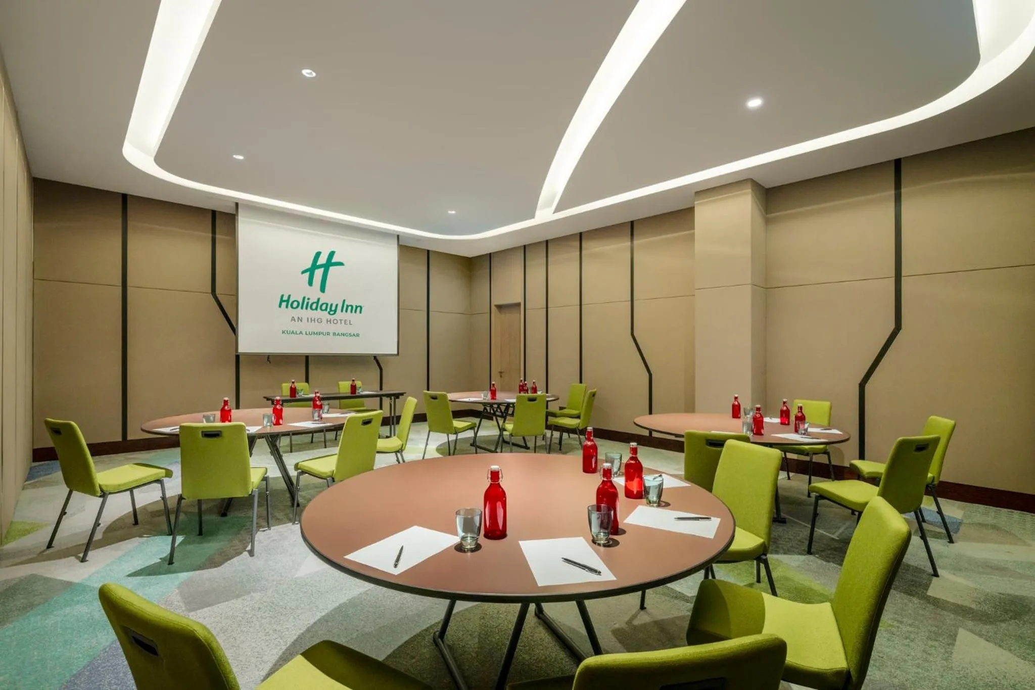 Meeting/conference room in Holiday Inn Kuala Lumpur Bangsar by IHG
