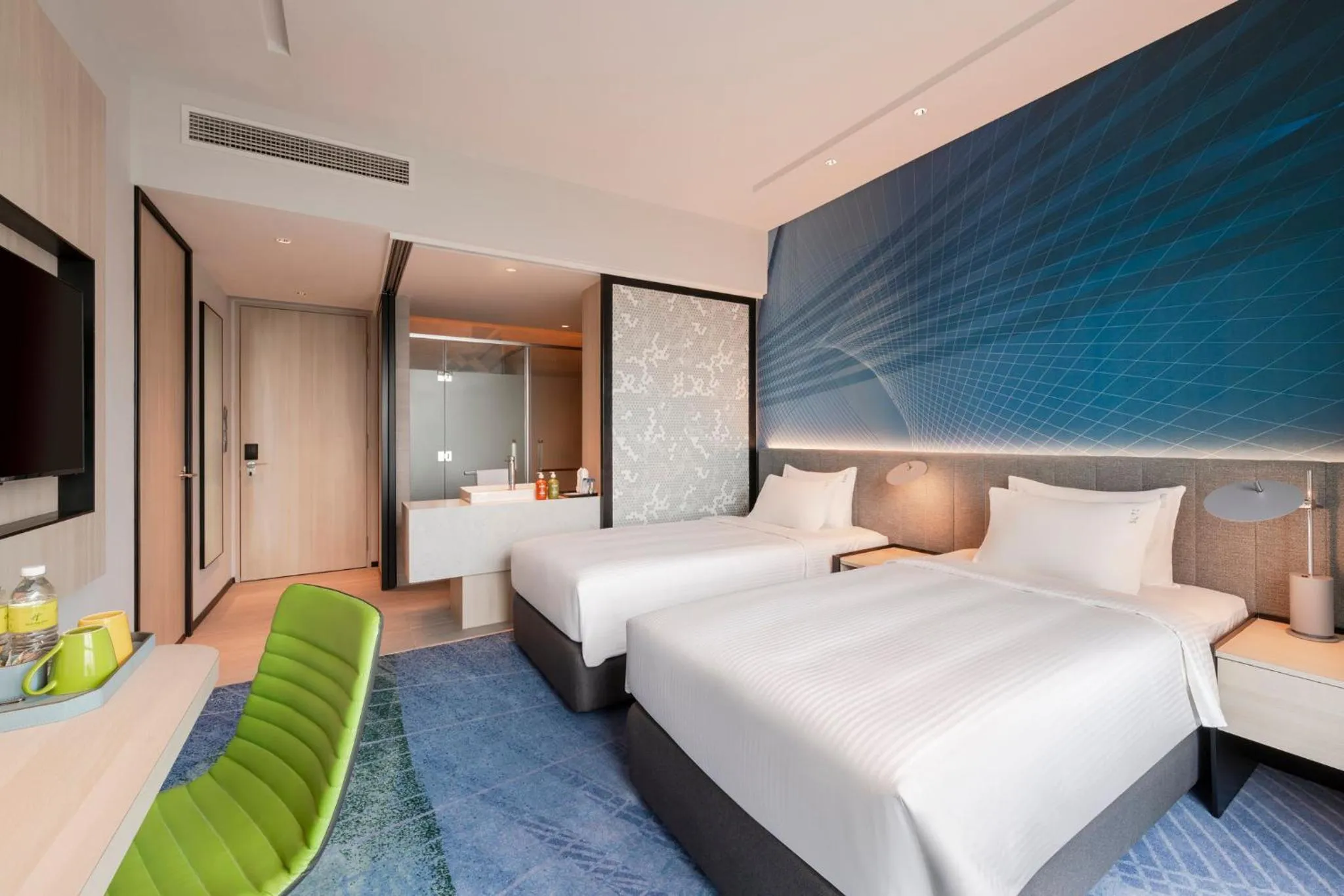 Photo of the whole room, Bed in Holiday Inn Kuala Lumpur Bangsar by IHG