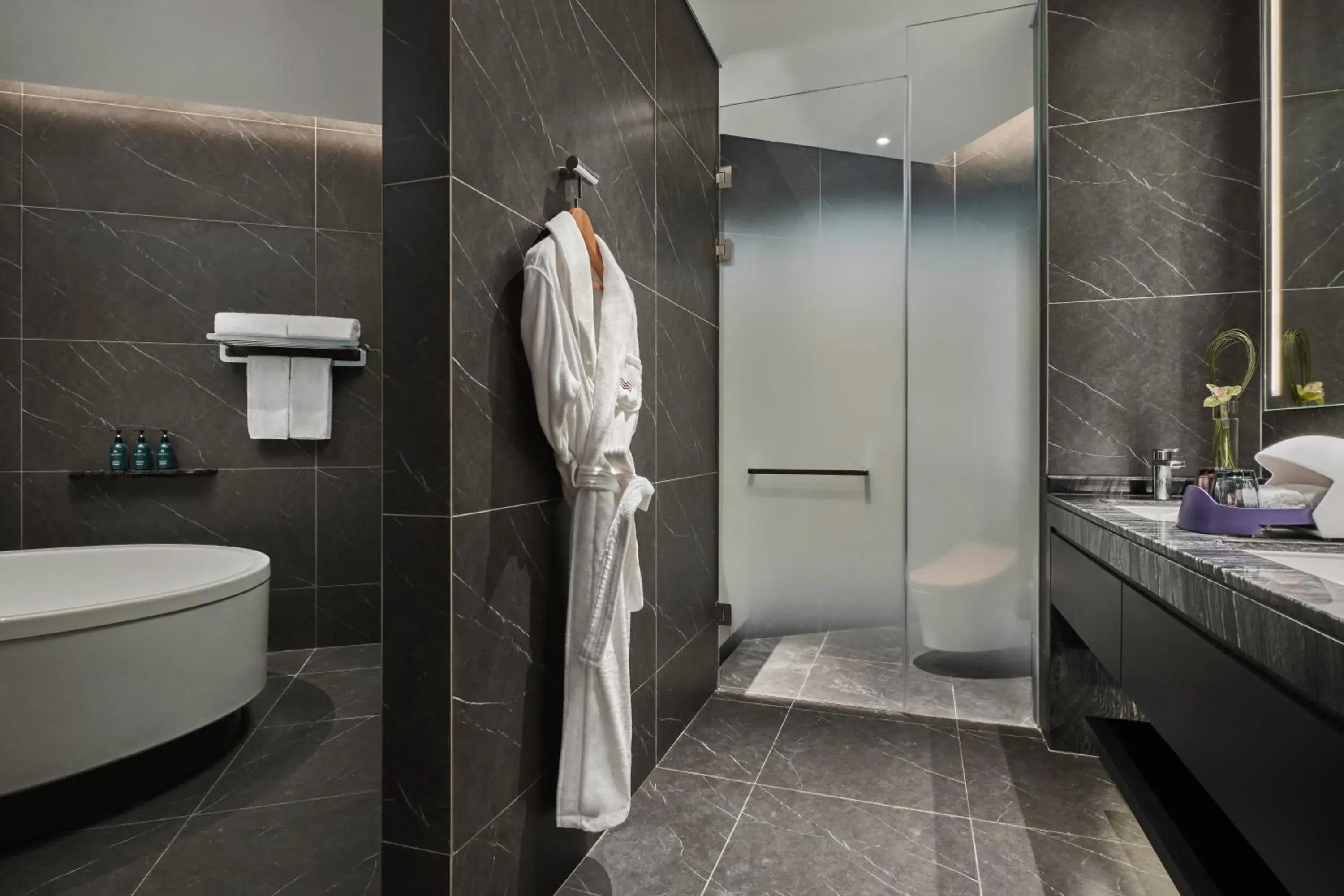 Premium King Room in Crowne Plaza Shanghai Snow World by IHG Premium King Room in Crowne Plaza Shanghai Snow World by IHG