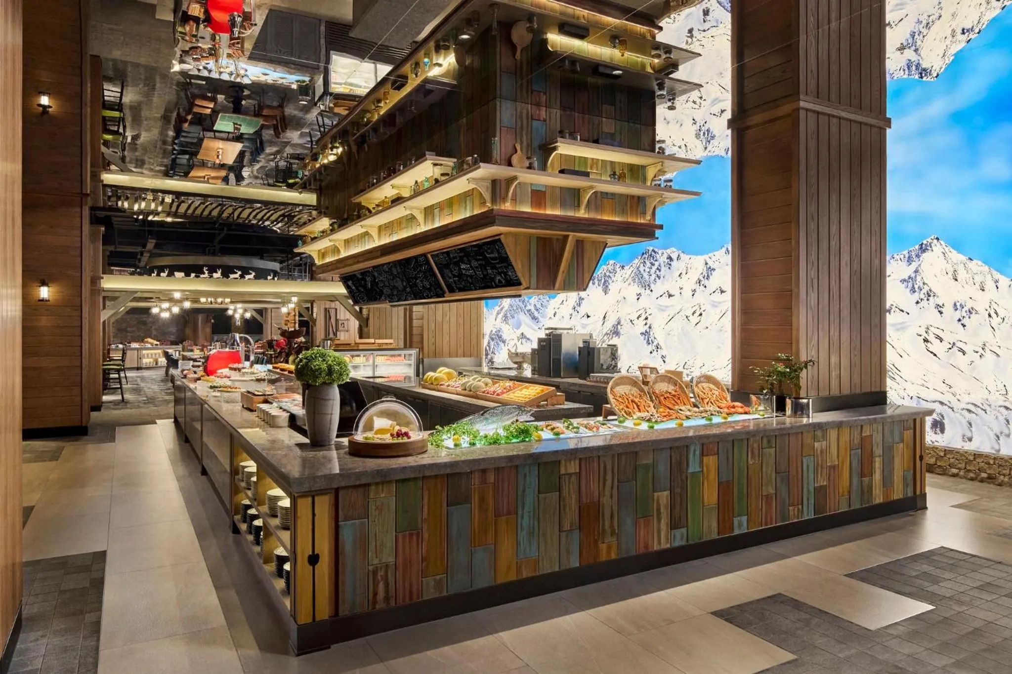 Restaurant/places to eat in Crowne Plaza Shanghai Snow World by IHG