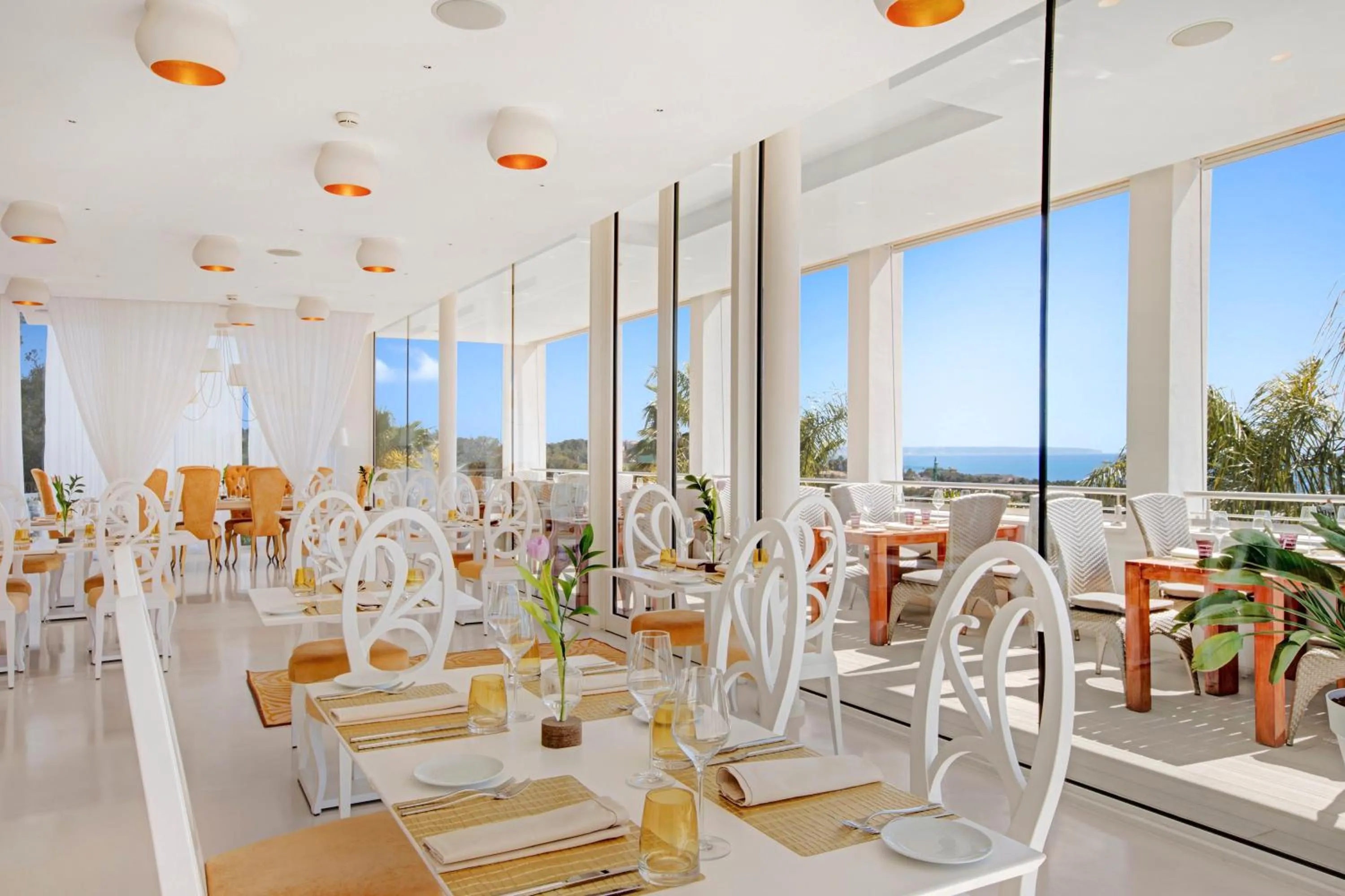 Restaurant/places to eat in Portals Hills Boutique Hotel