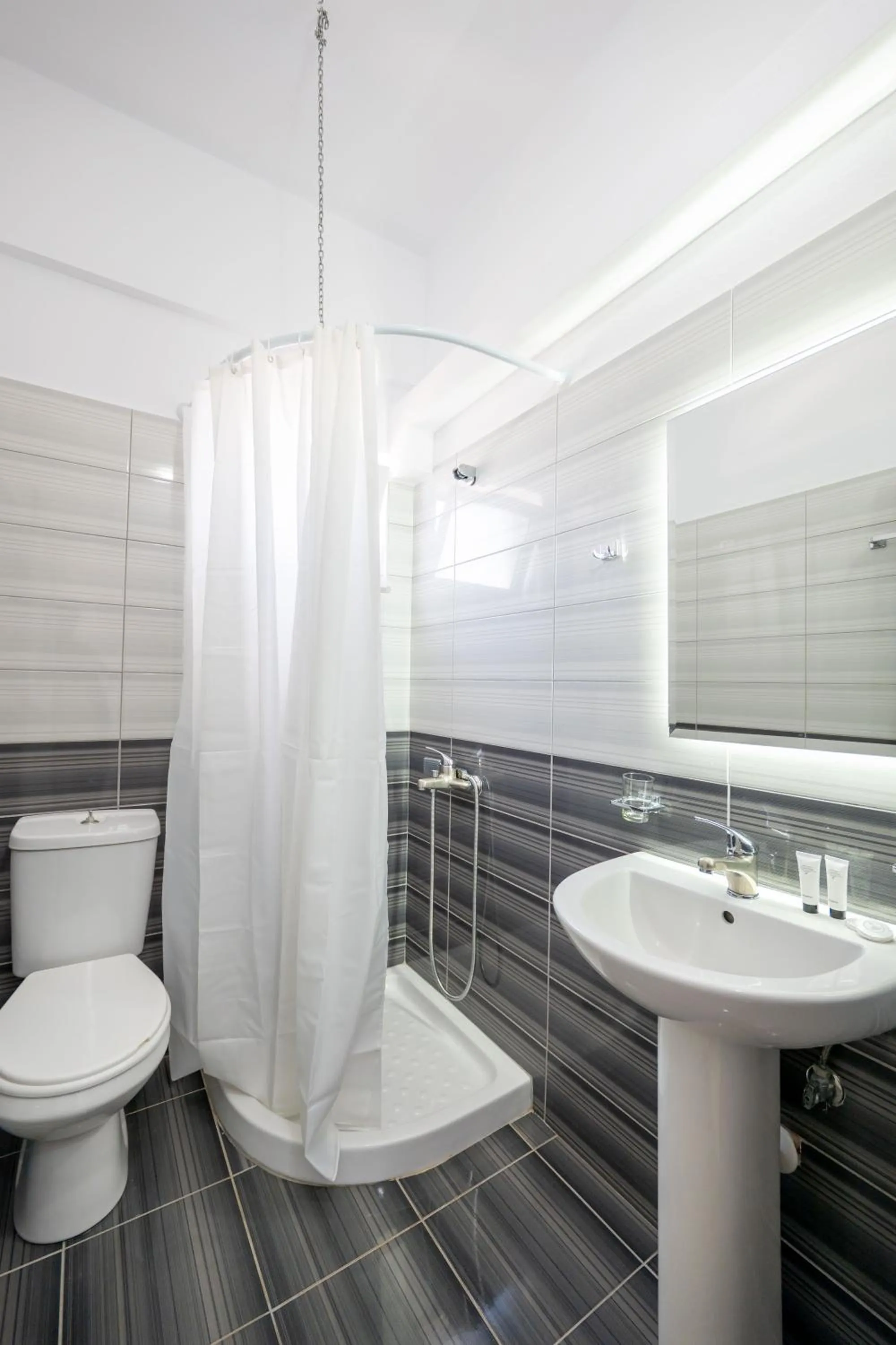 Shower in Aleksander ApartHotel