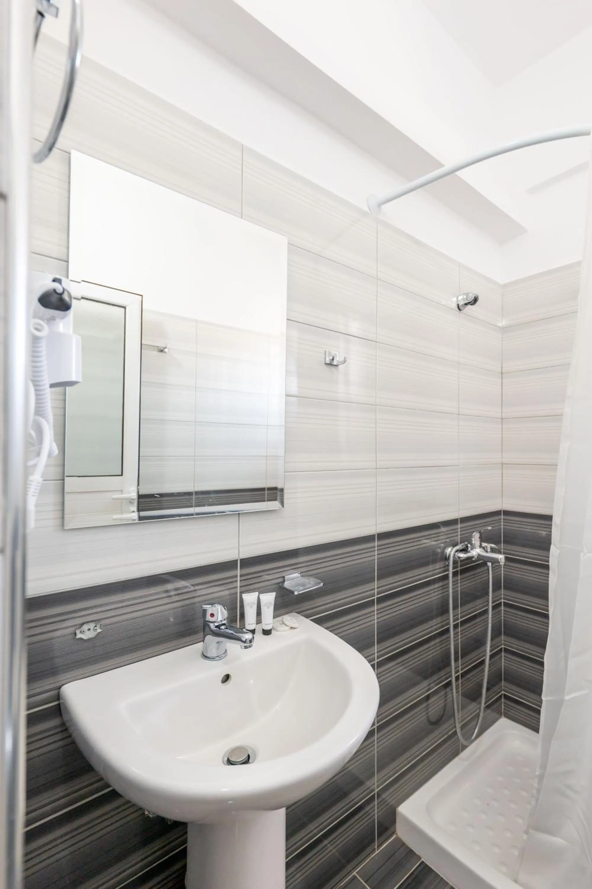 Shower in Aleksander ApartHotel