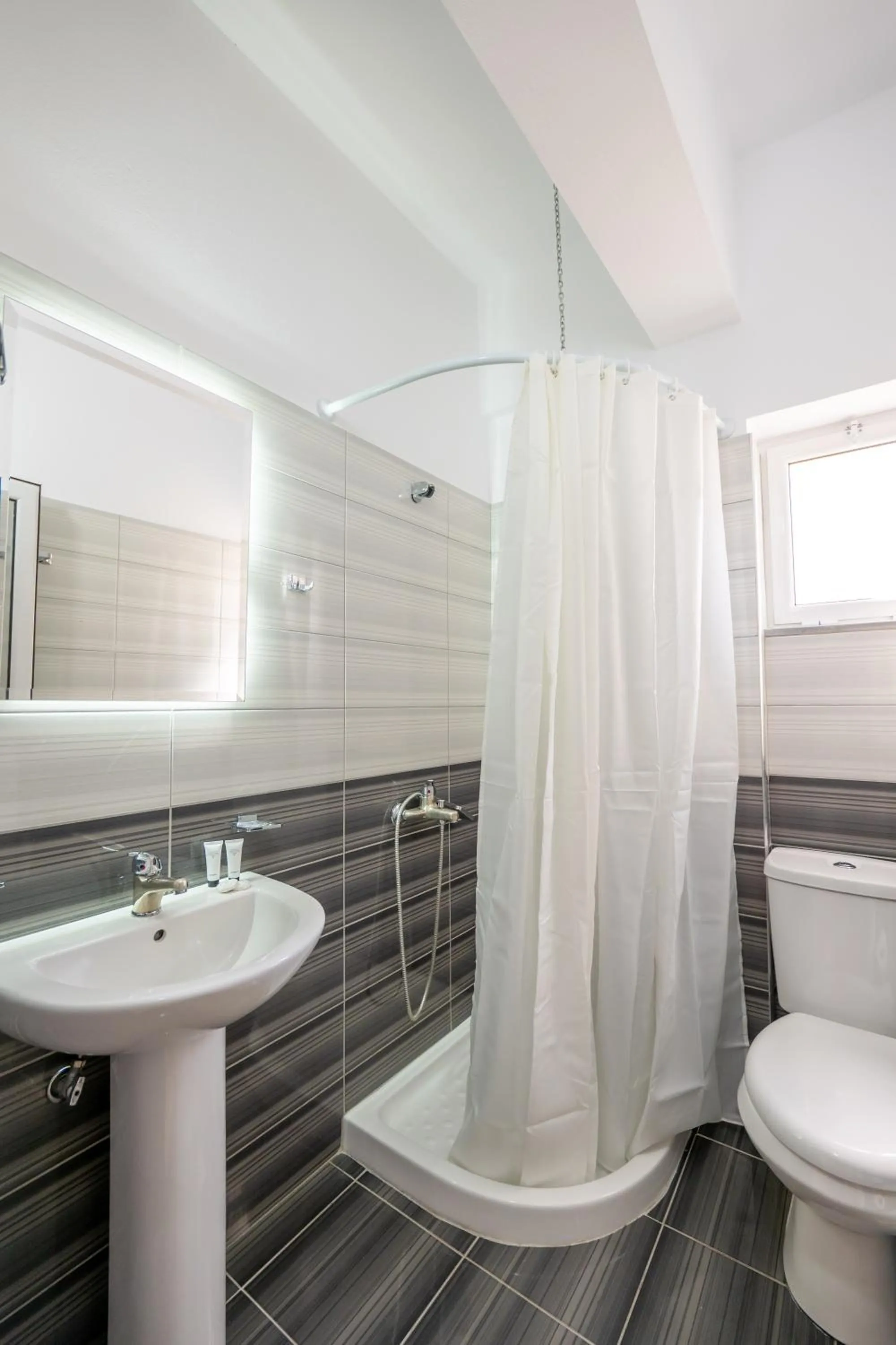 Shower in Aleksander ApartHotel