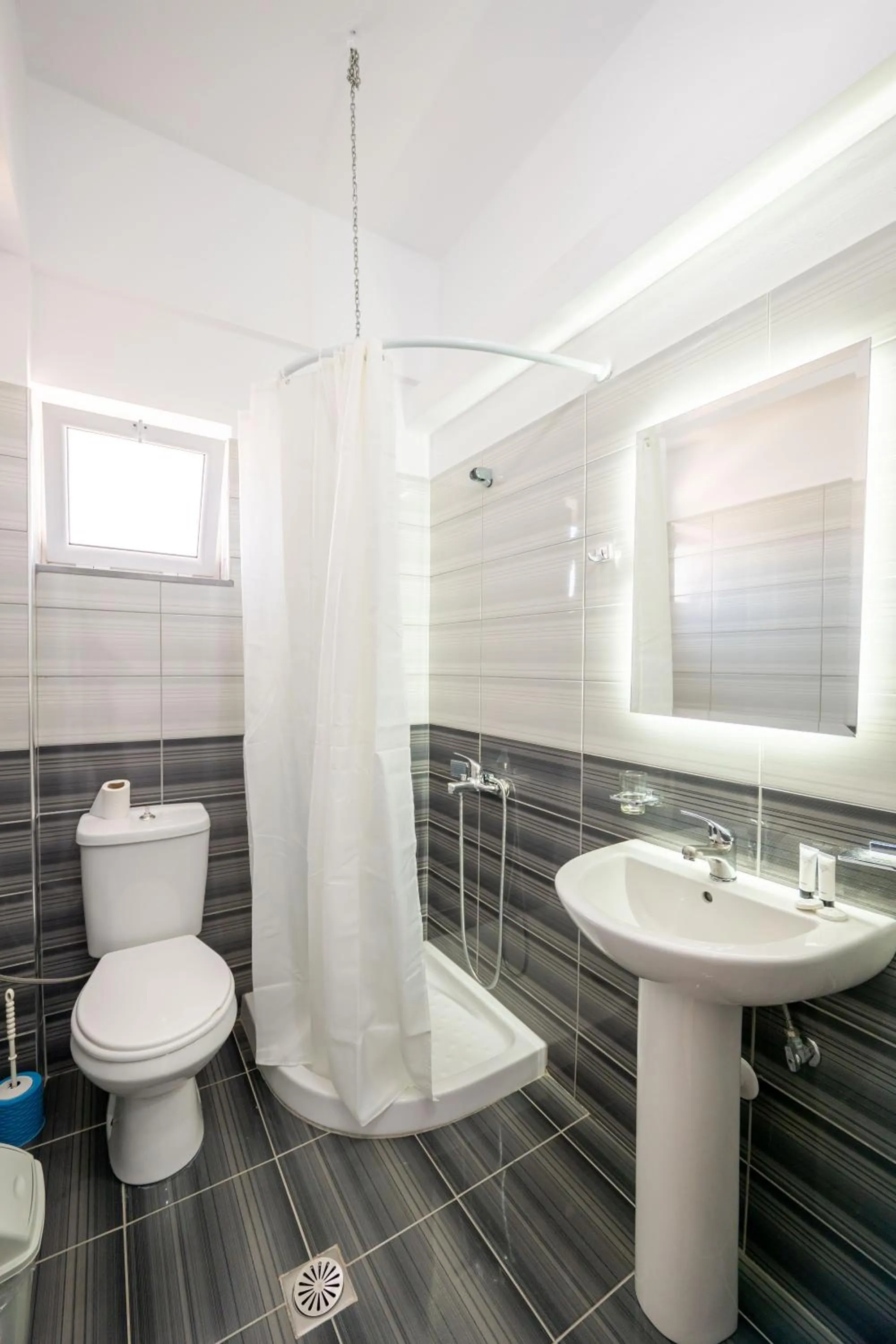 Shower in Aleksander ApartHotel