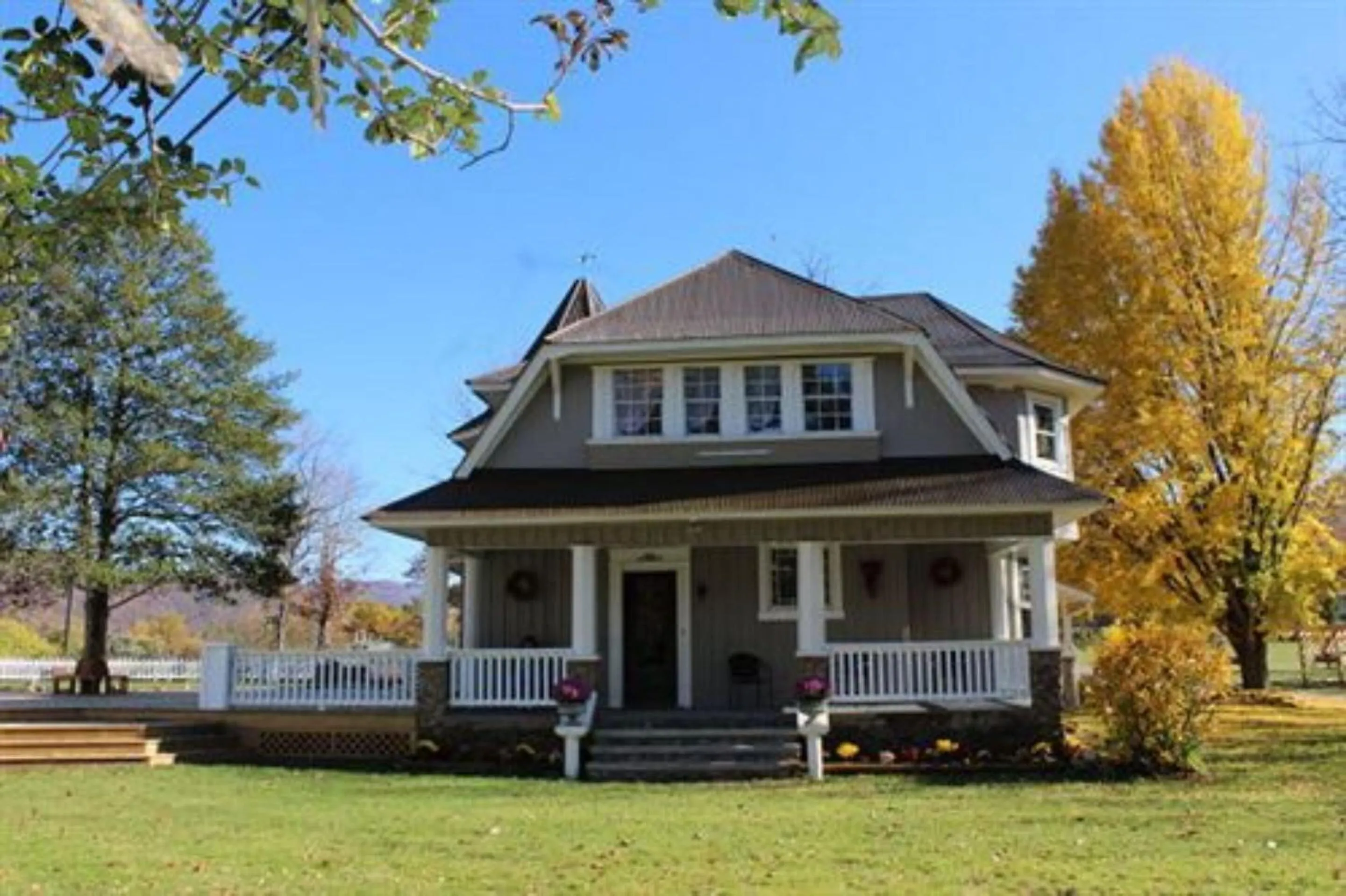 Property building in Millsap-Baker Estate