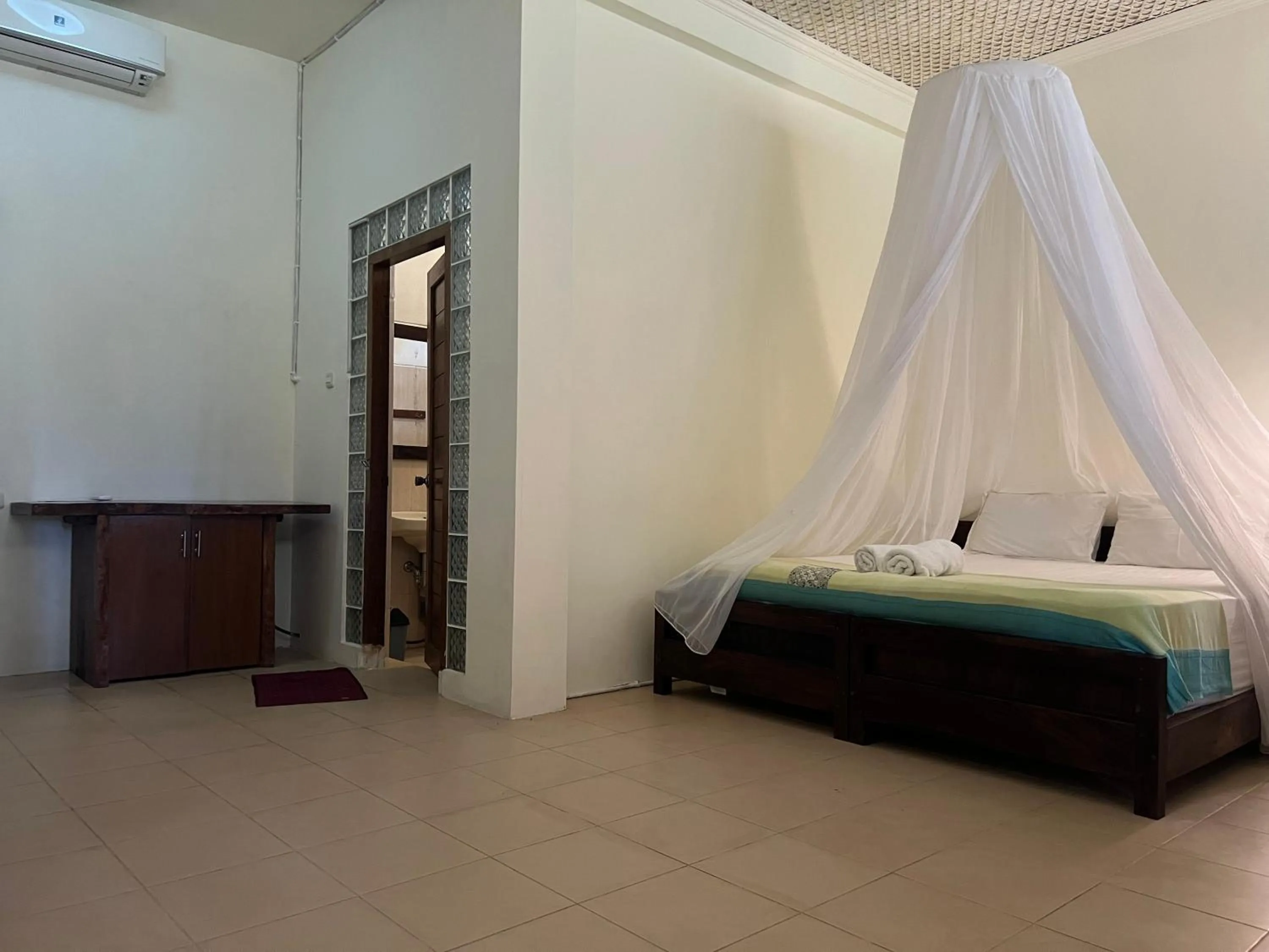 Bedroom, Bed in Arys Lagoon Bungalow & Hotel