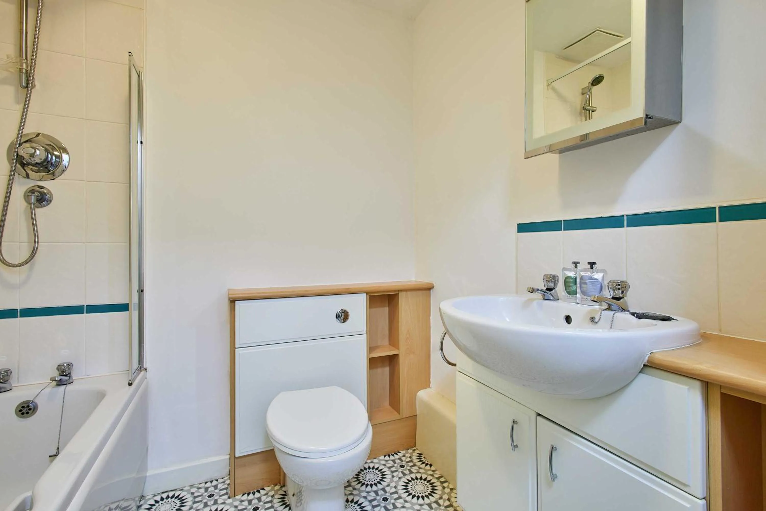 Shower in Host & Stay - Maddren Way