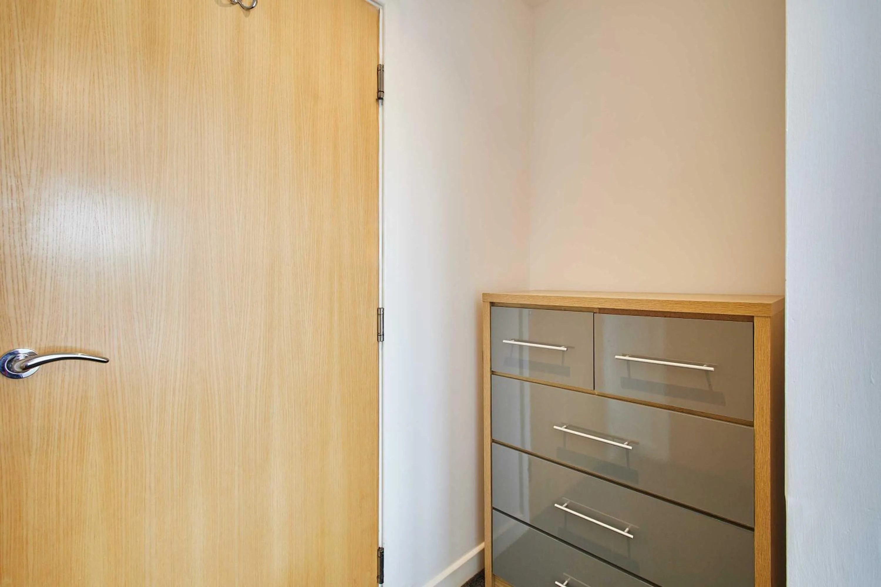 wardrobe in Host & Stay - Maddren Way