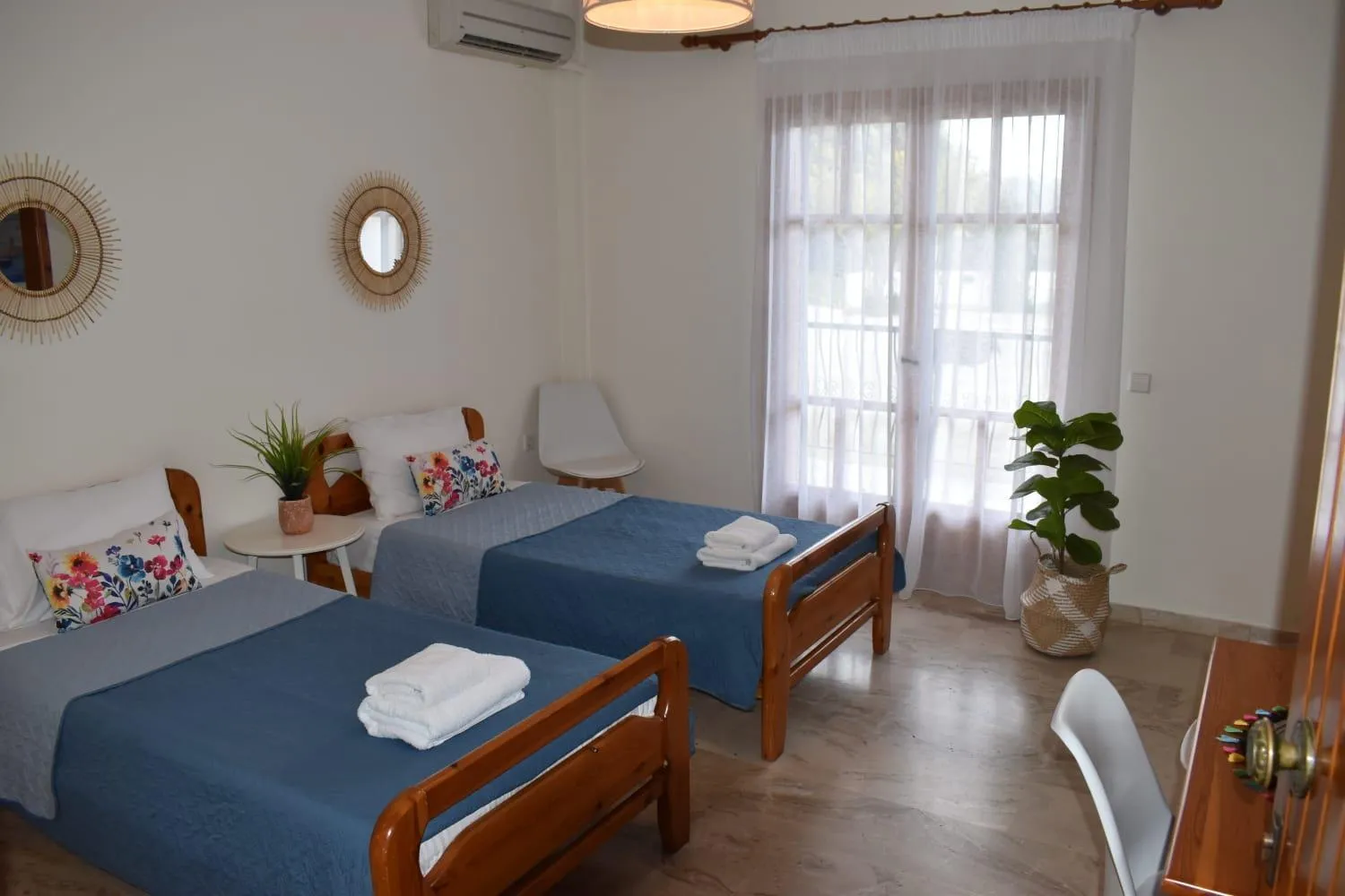 Bed in Tolo Blue Bay