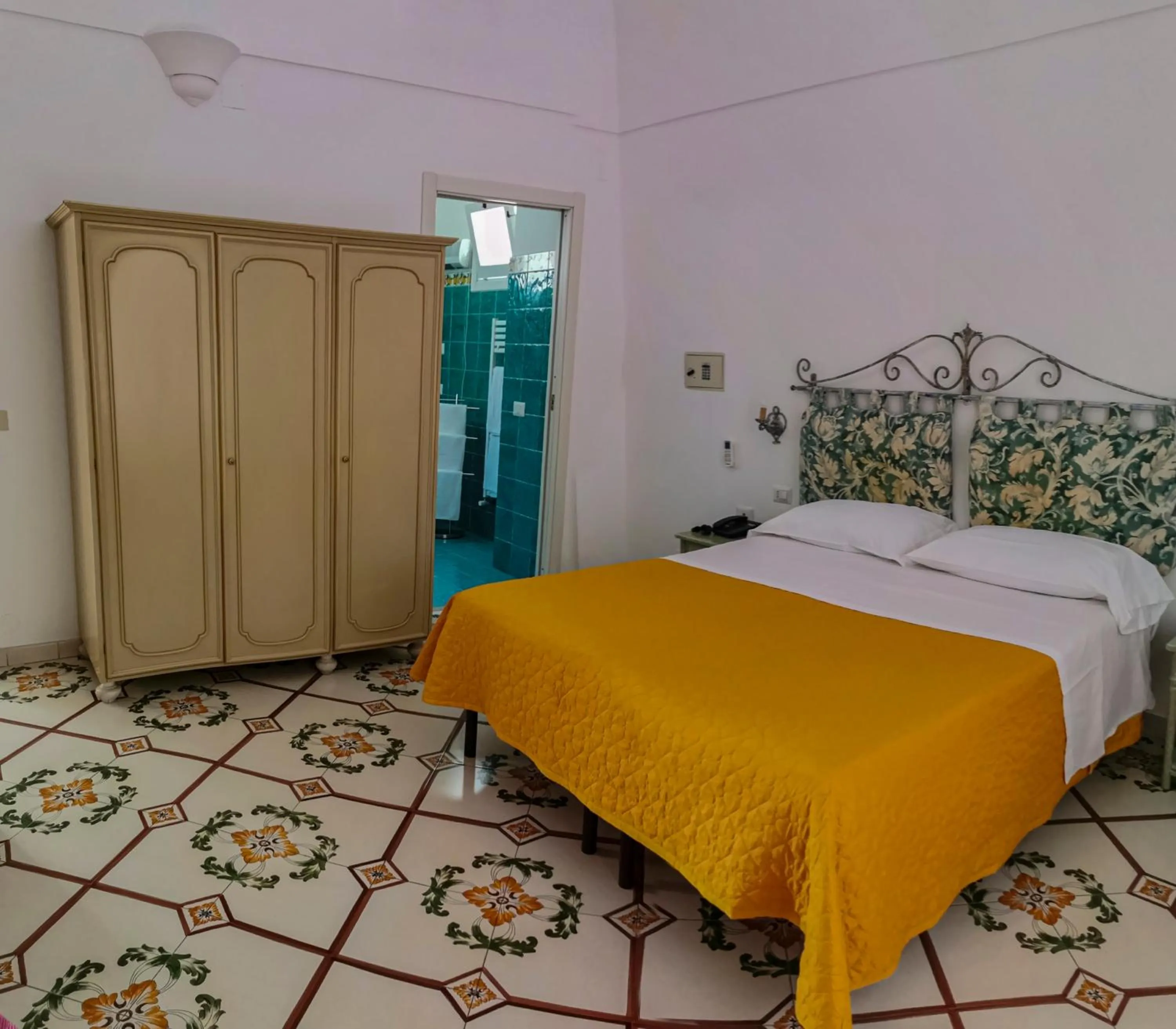 Bedroom, Bed in Hotel Dimora Fornillo