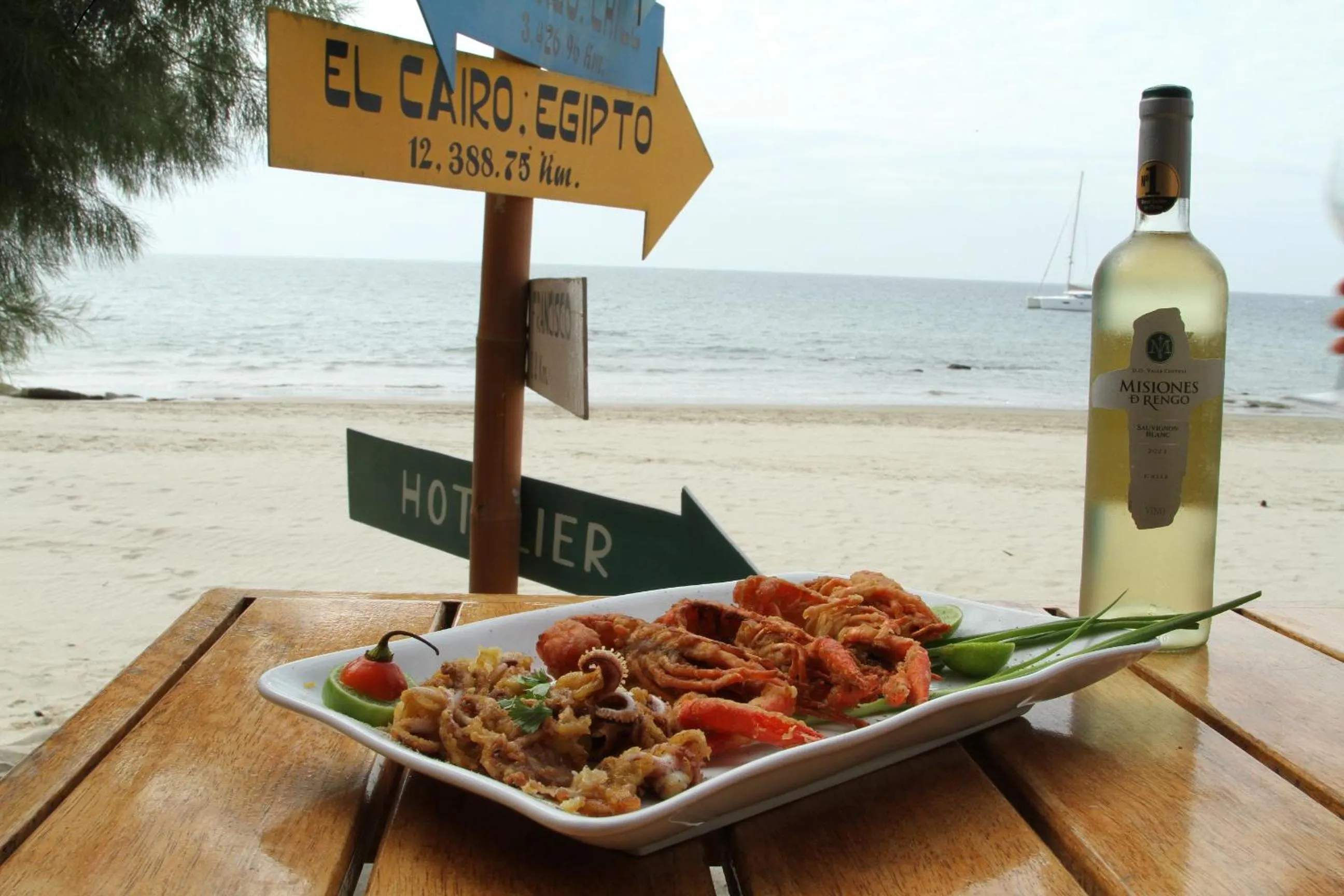 Restaurant/places to eat in H0TELIER Home, Máncora