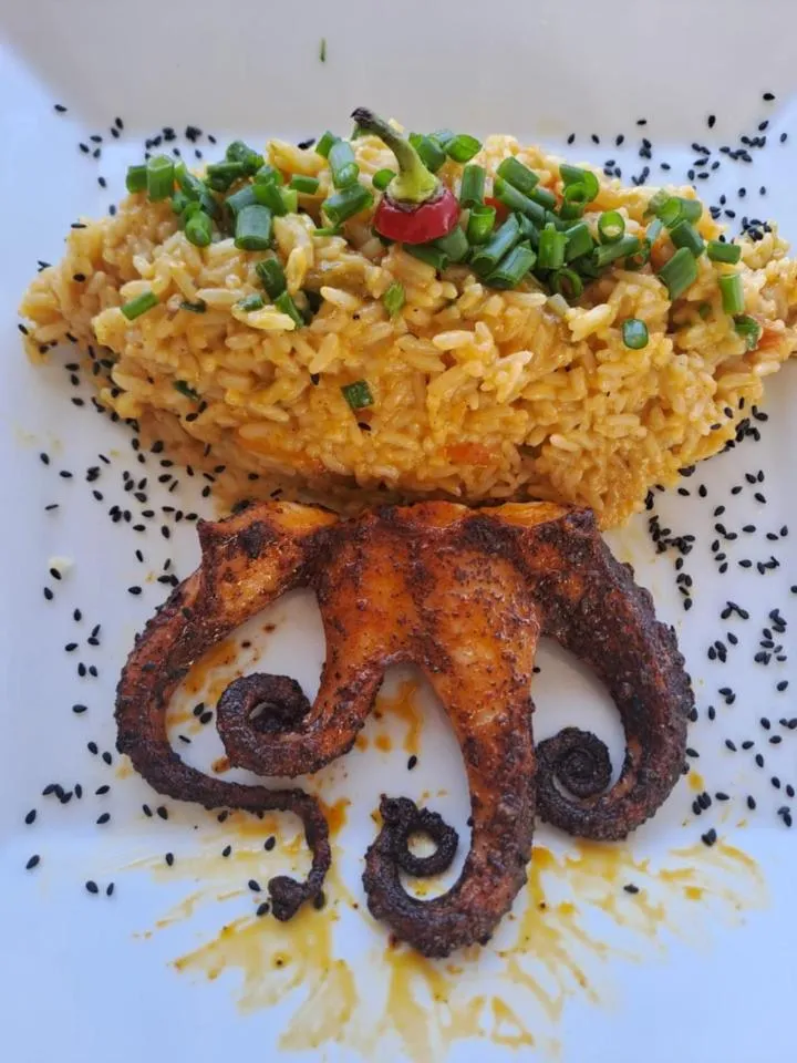 Restaurant/places to eat in H0TELIER Home, Máncora