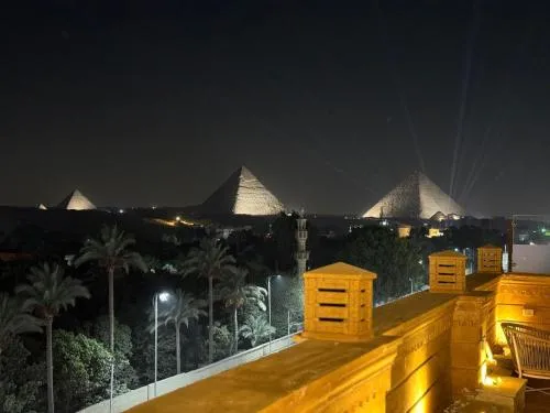 Taj Pyramids inn - Pyramids View Rooftop