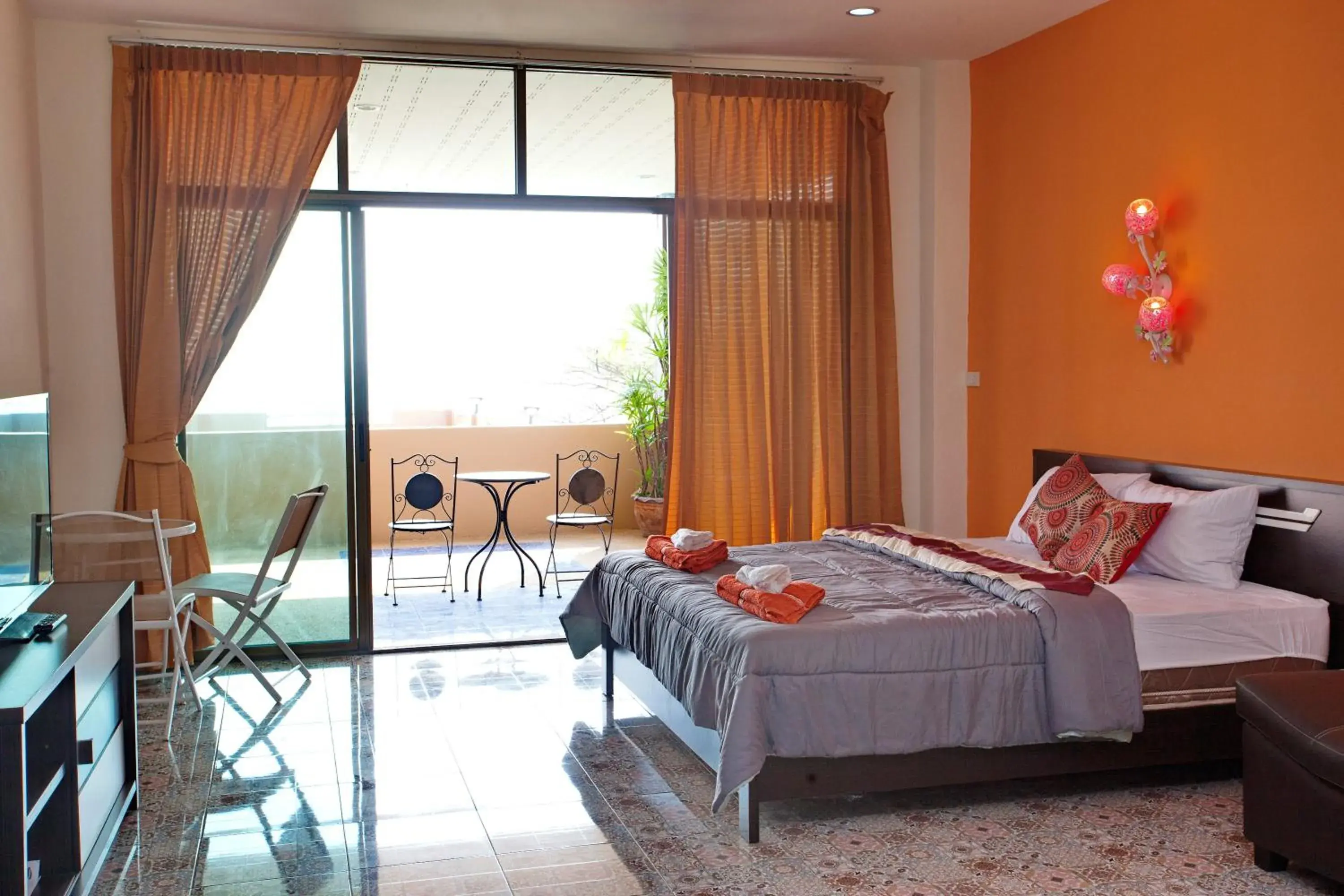 Double Room with Balcony and Sea View in Sea Breeze Guest House Double Room with Balcony and Sea View in Sea Breeze Guest House