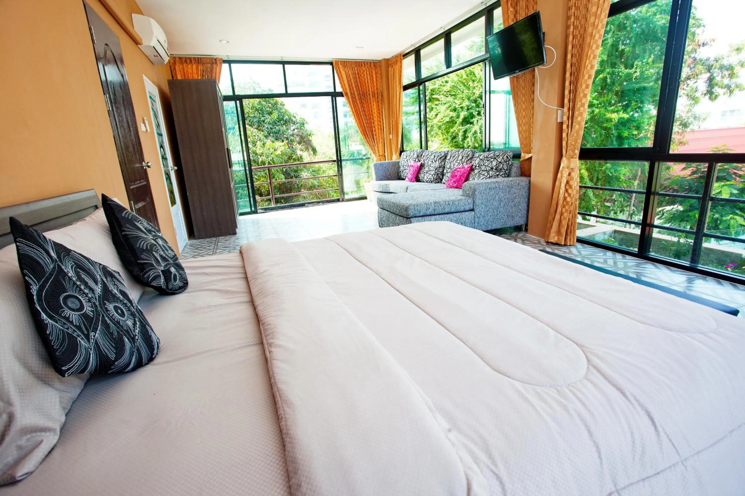 Bed in Sea Breeze Guest House