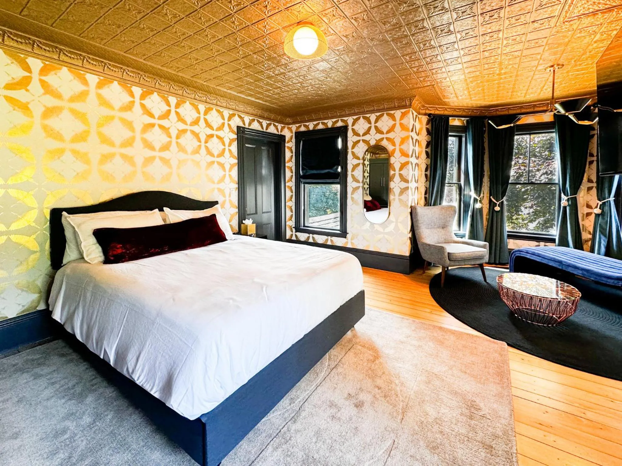 Deluxe Queen Room in The Rockport House