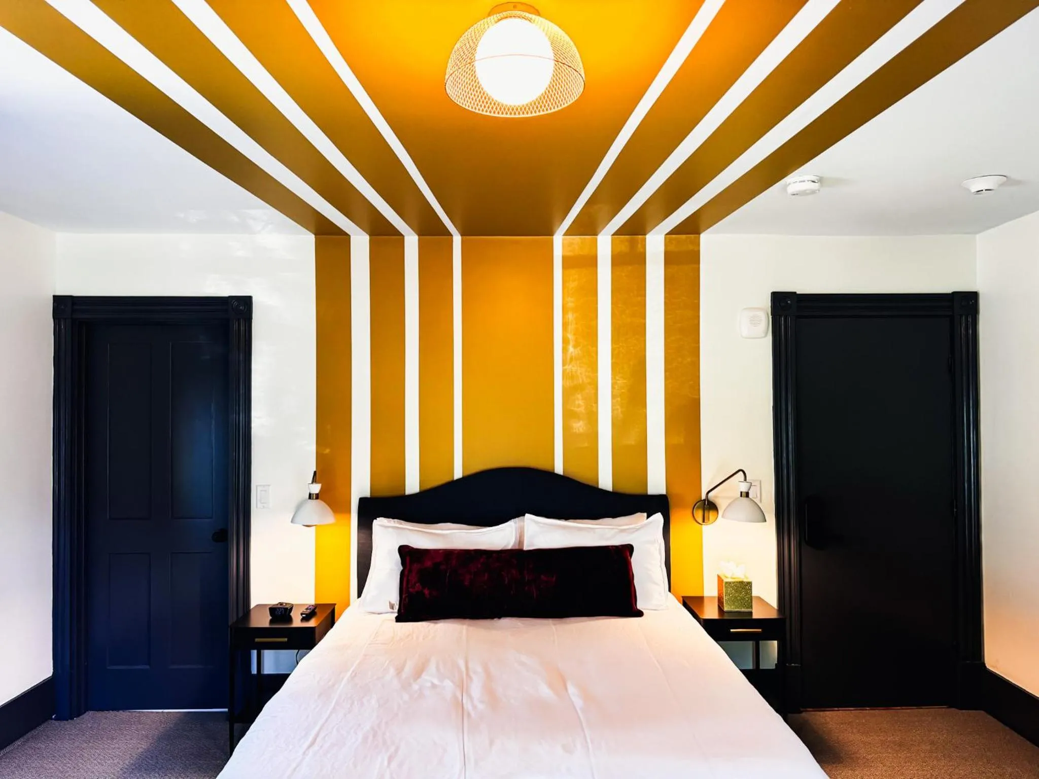 Superior Queen Room in The Rockport House