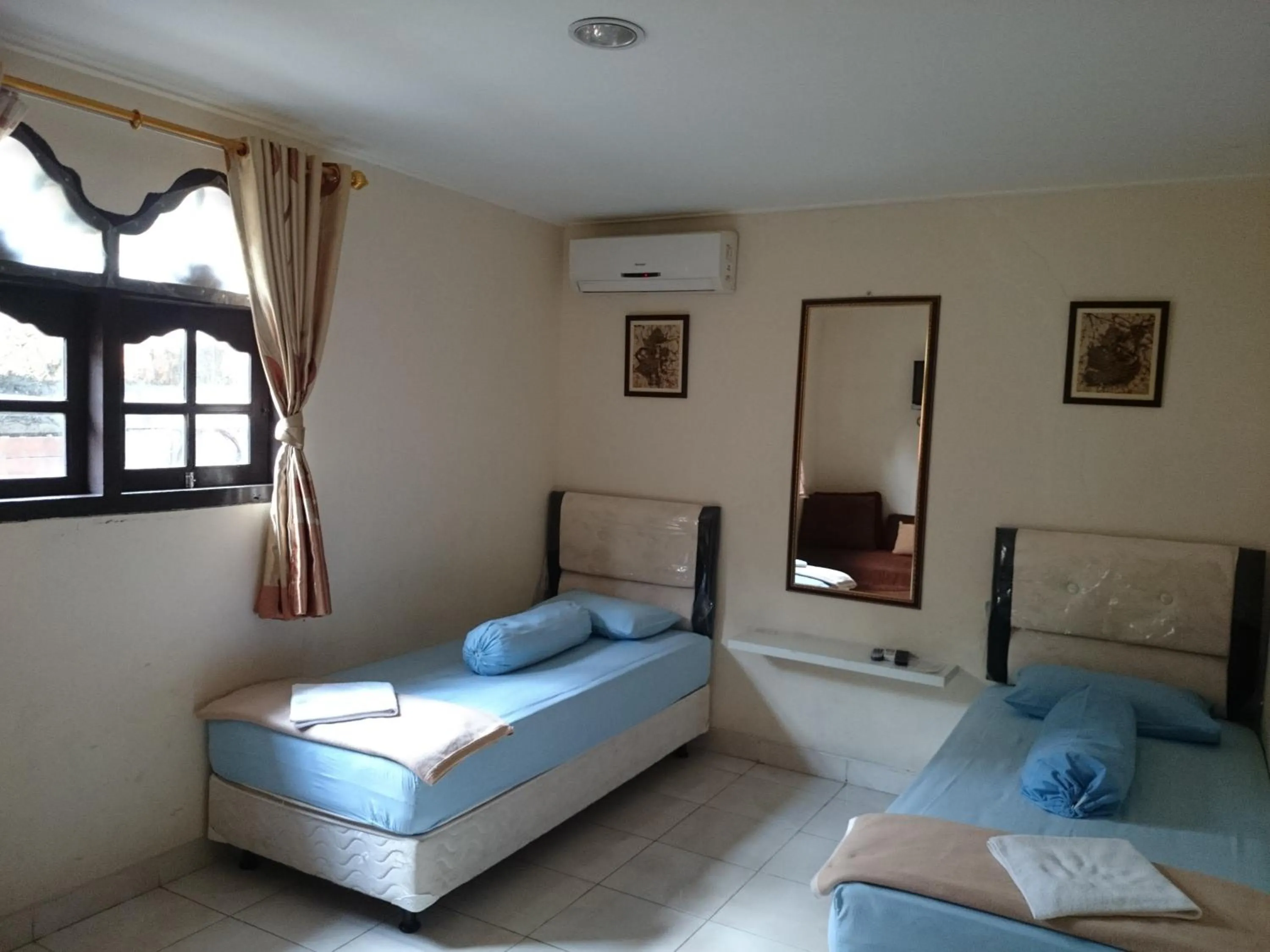 Bed in Pondok Seruni Kemanggisan Jakarta