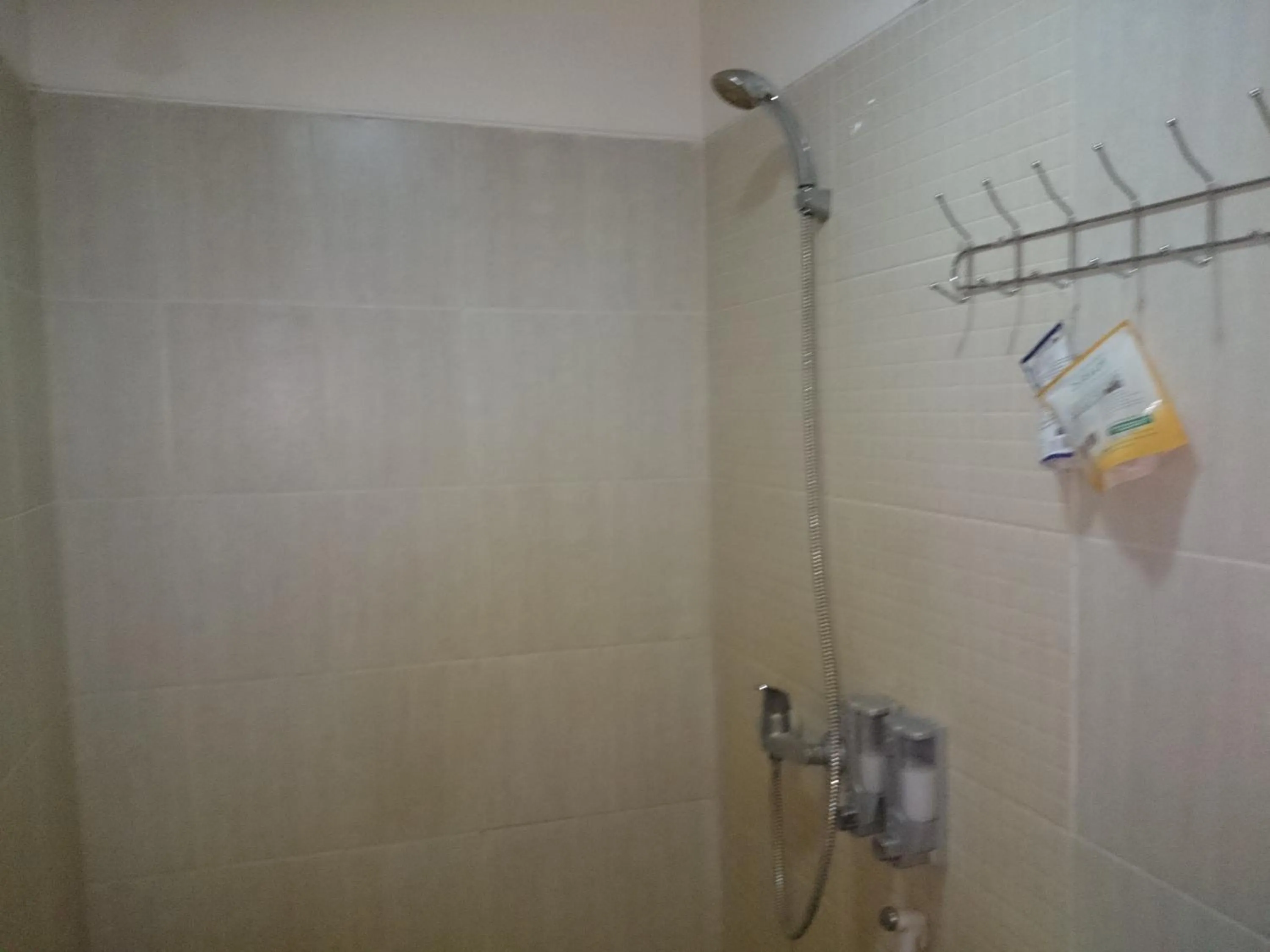 Shower in Pondok Seruni Kemanggisan Jakarta