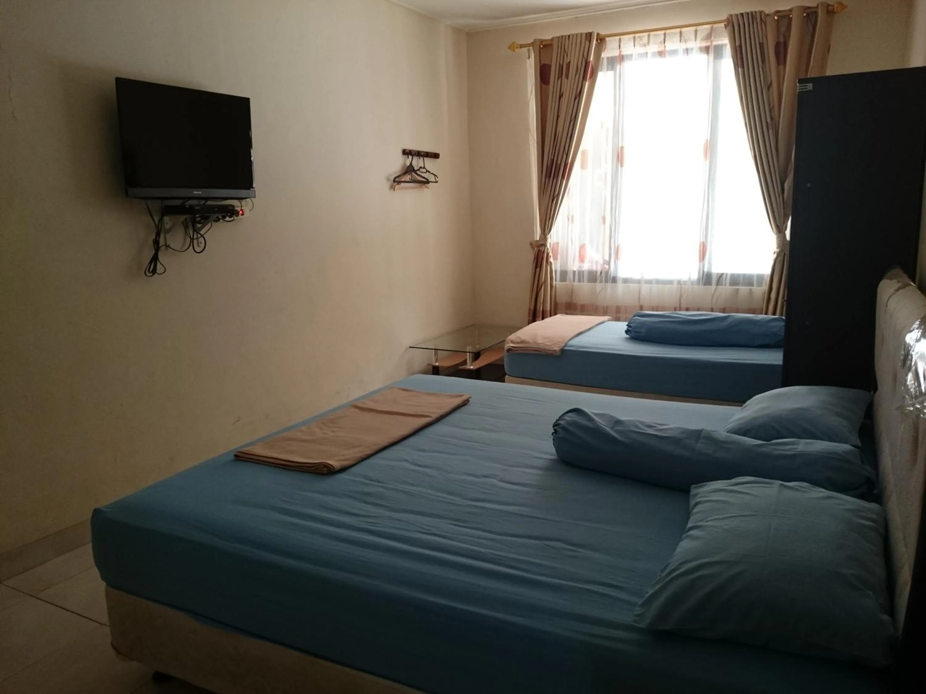 Day, Bed in Pondok Seruni Kemanggisan Jakarta