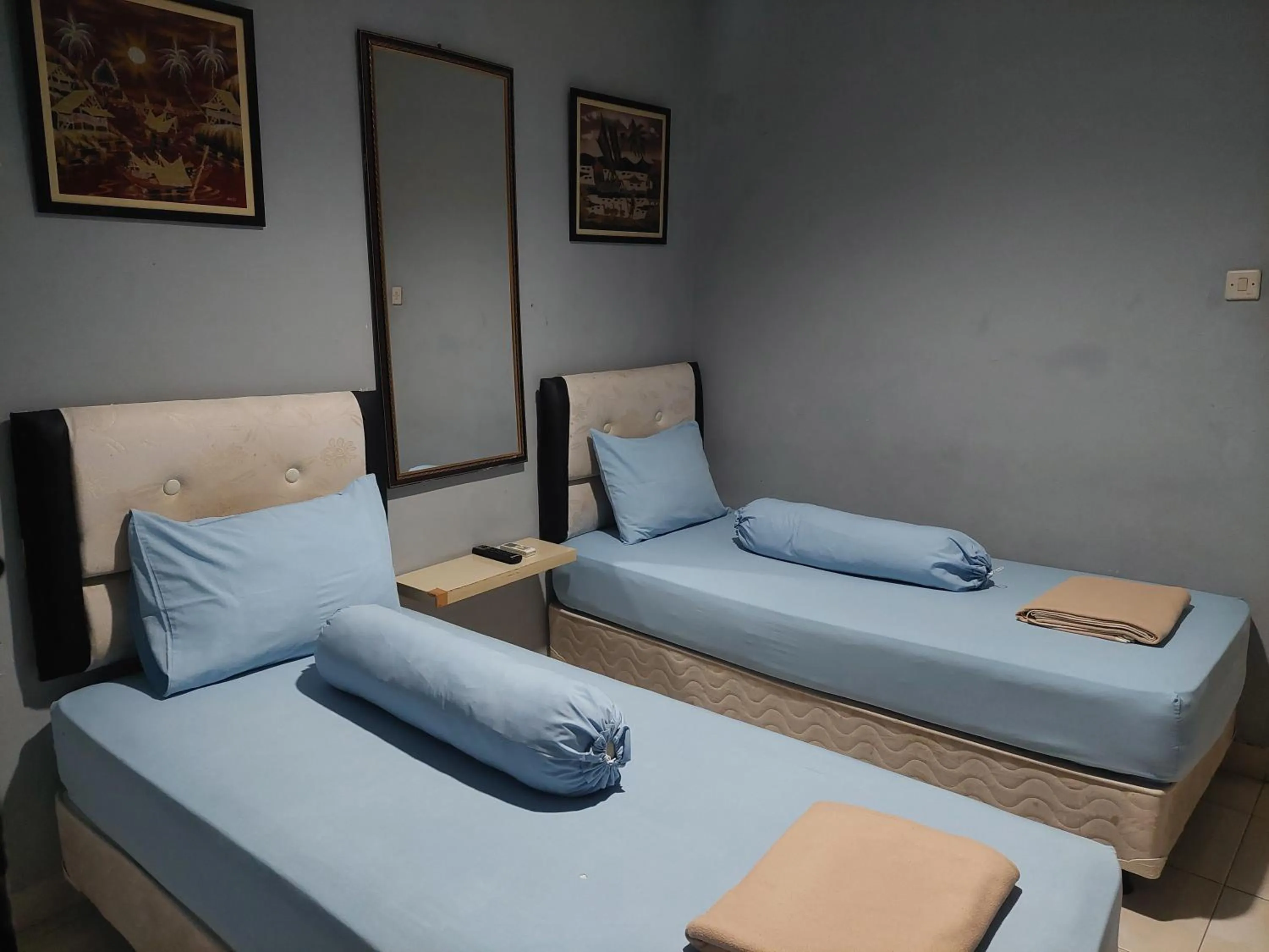 Bed in Pondok Seruni Kemanggisan Jakarta