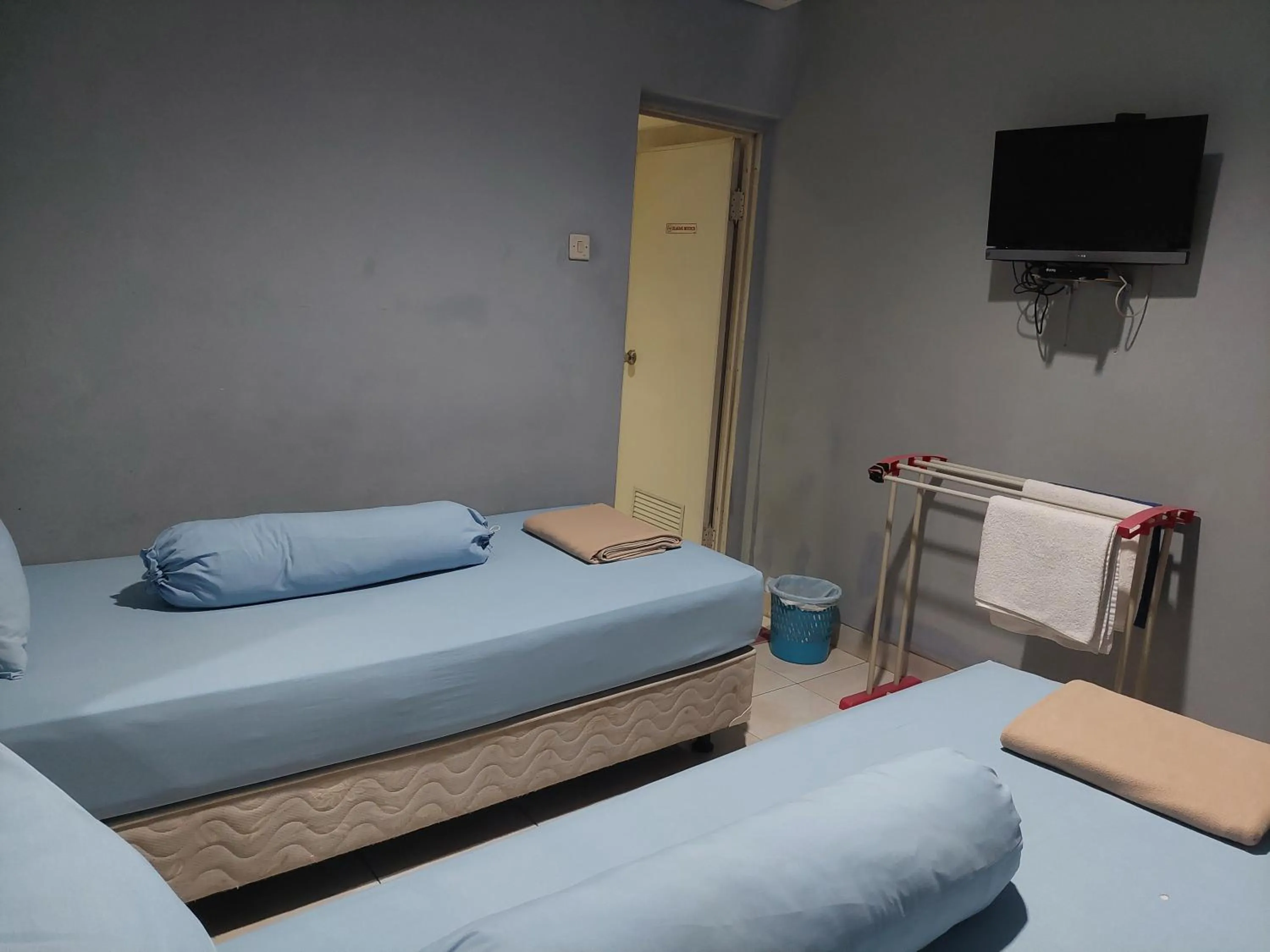 Bed in Pondok Seruni Kemanggisan Jakarta