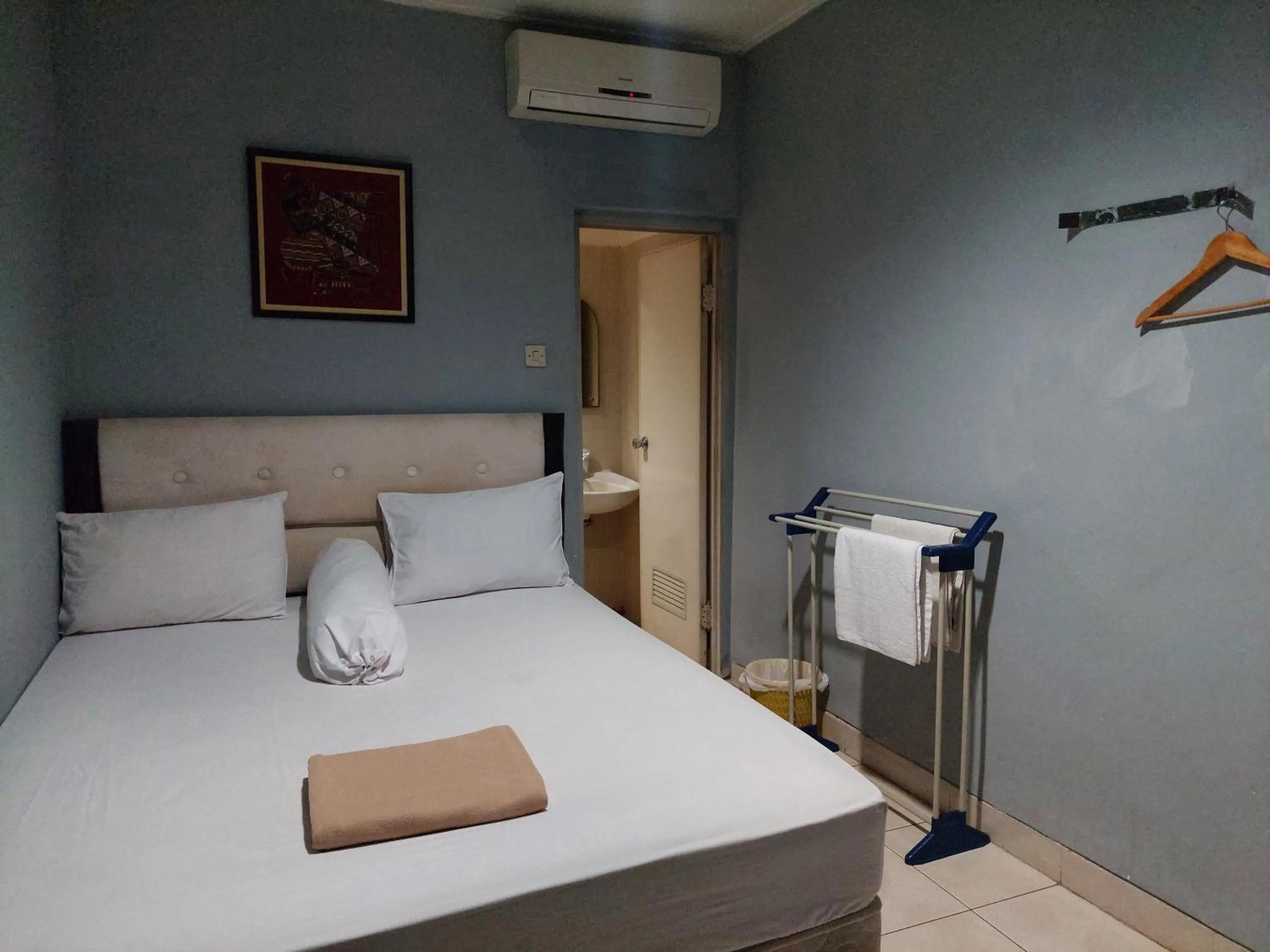 Bed in Pondok Seruni Kemanggisan Jakarta