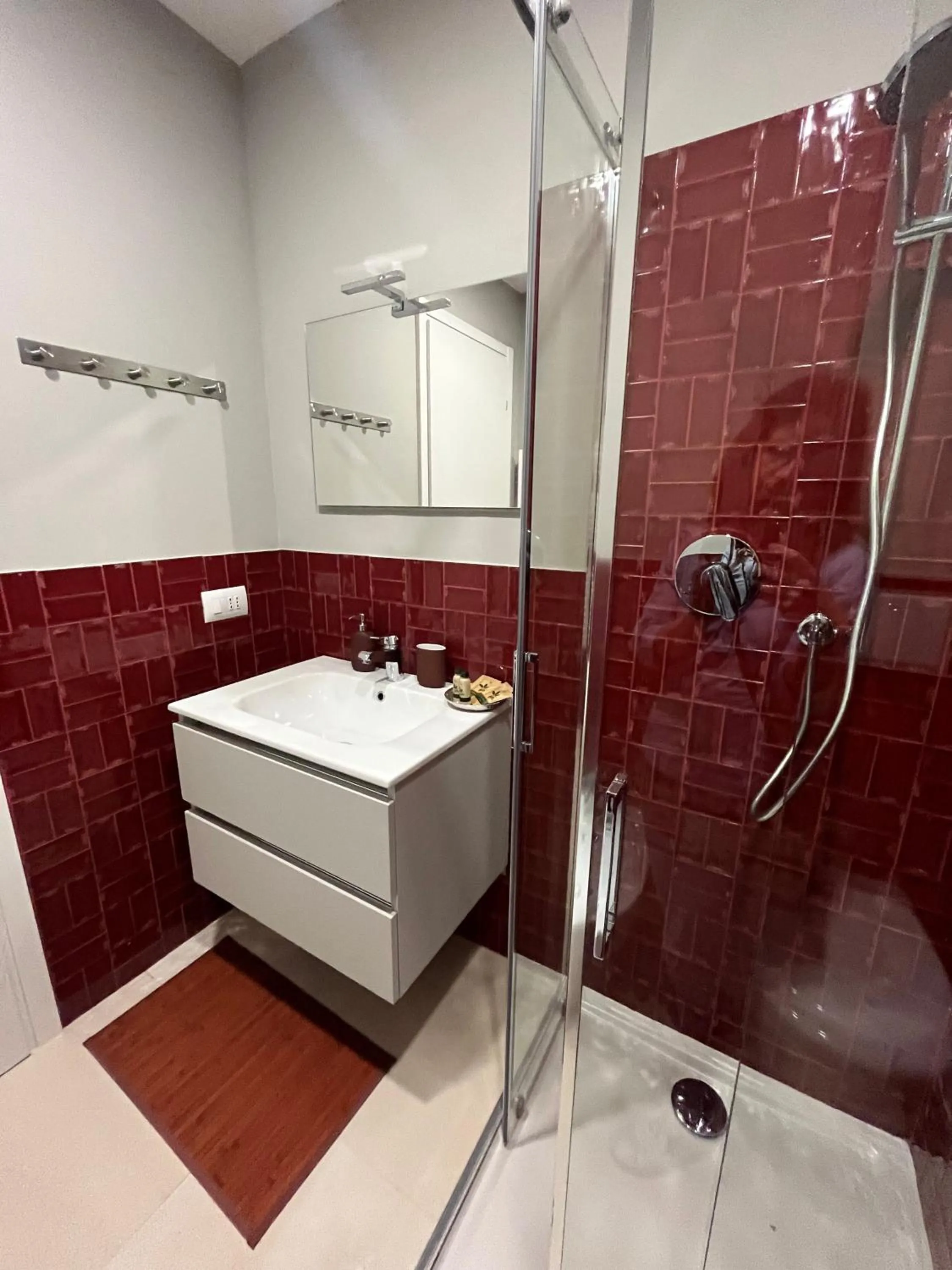 Shower in Apartment Hotel Marchesini