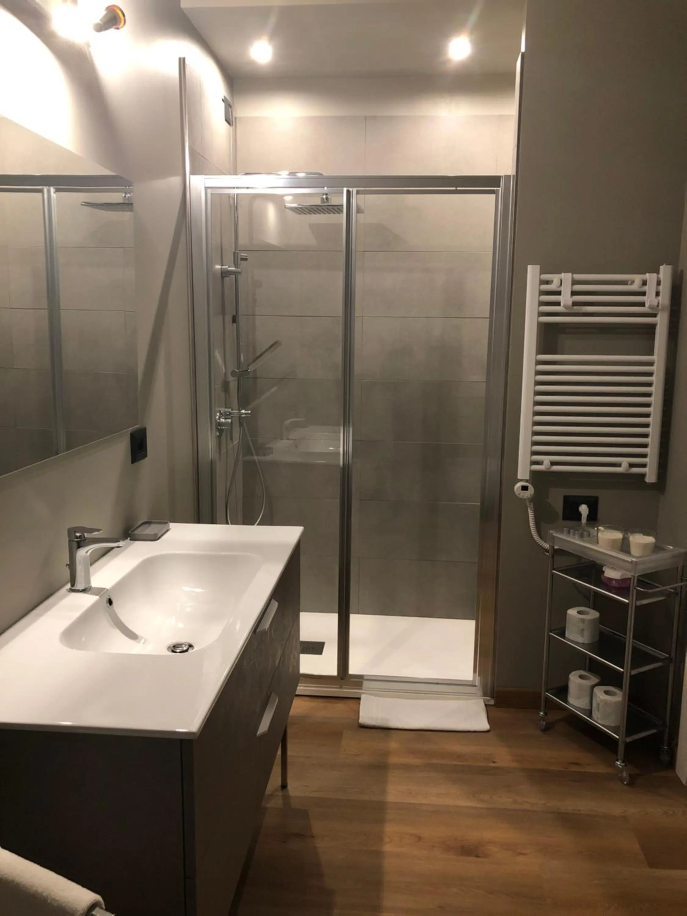 Shower in Apartment Hotel Marchesini