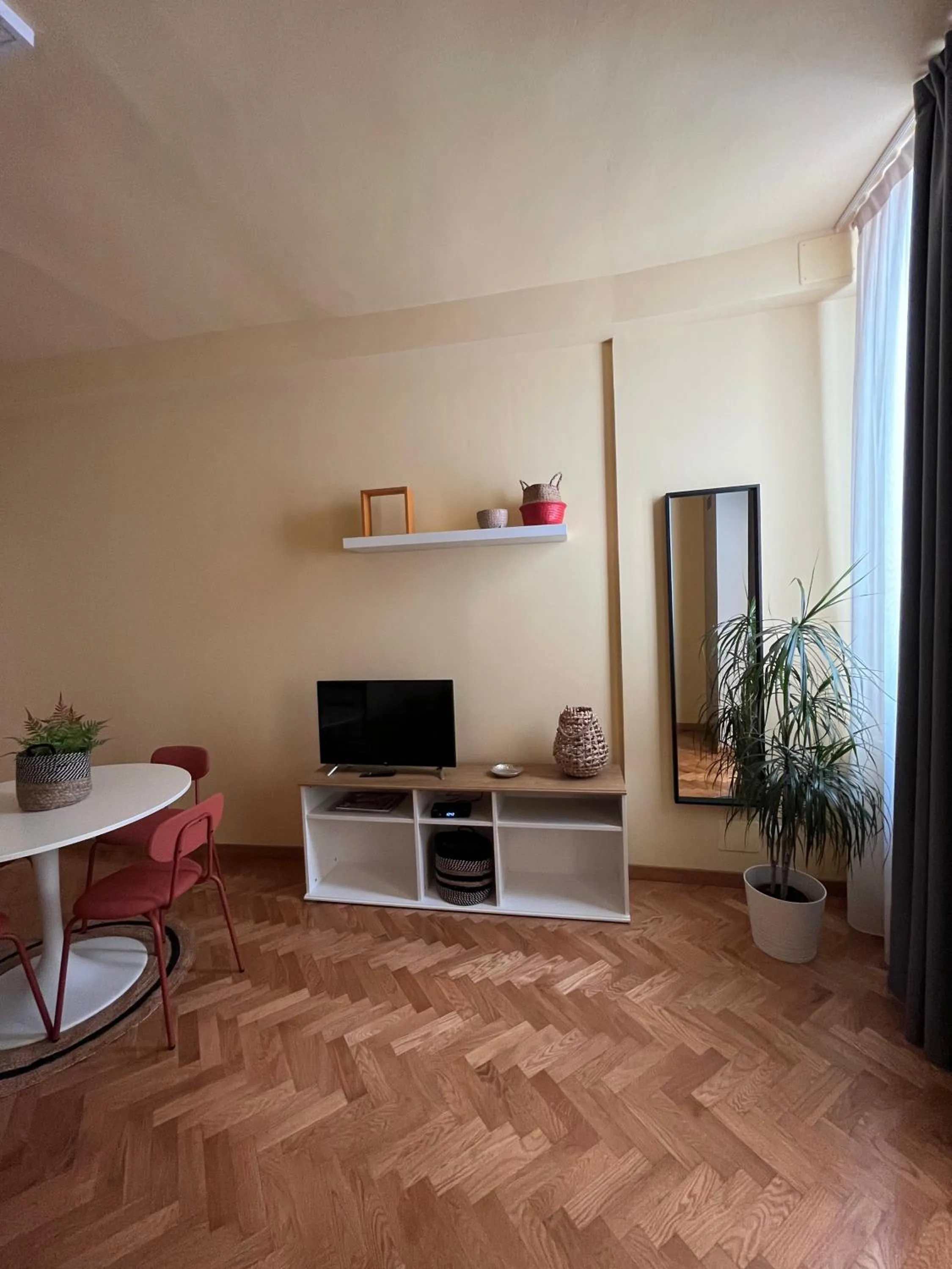 Communal lounge/ TV room in Apartment Hotel Marchesini