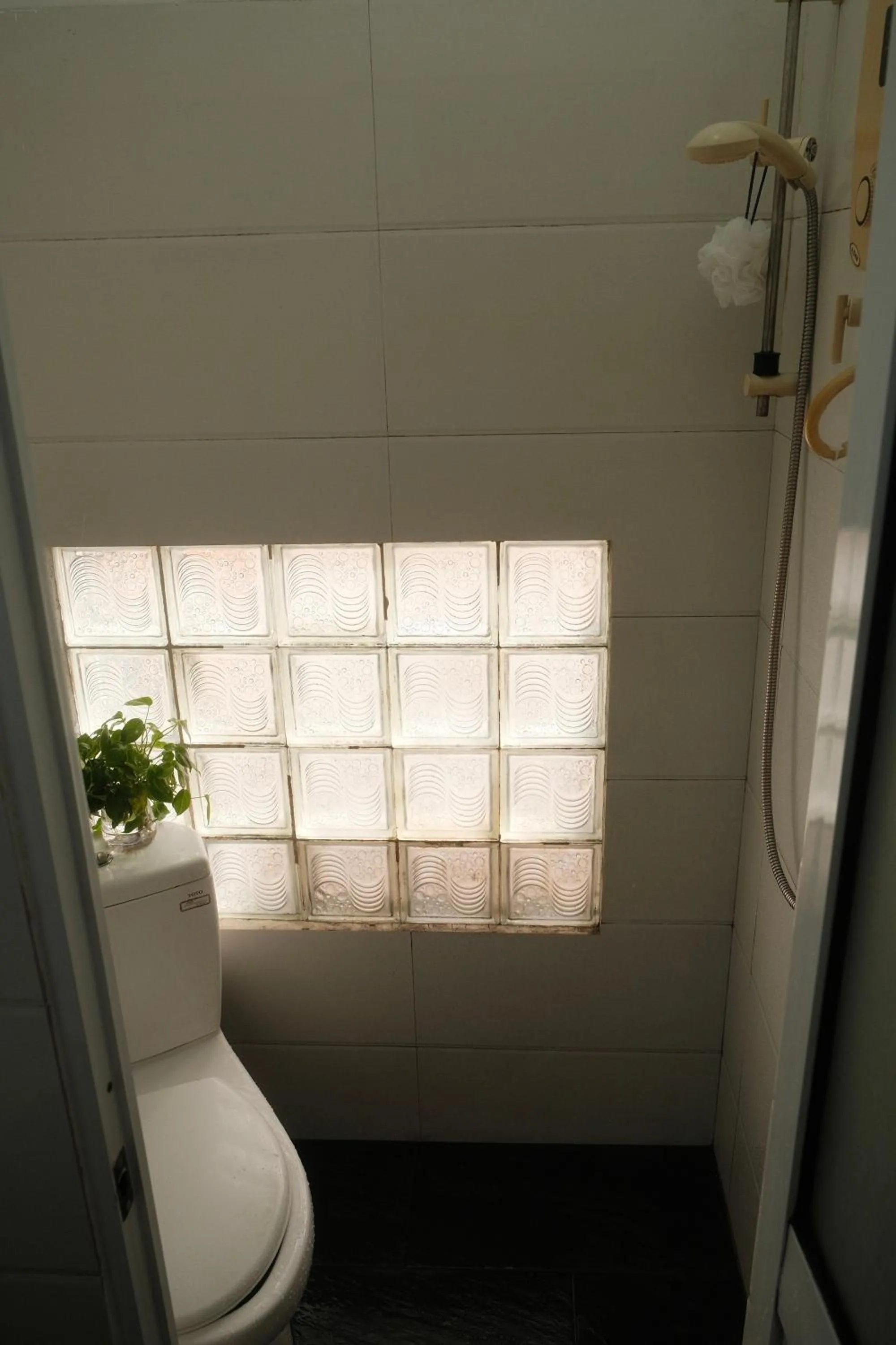 Toilet in Sakura Hostel Saigon